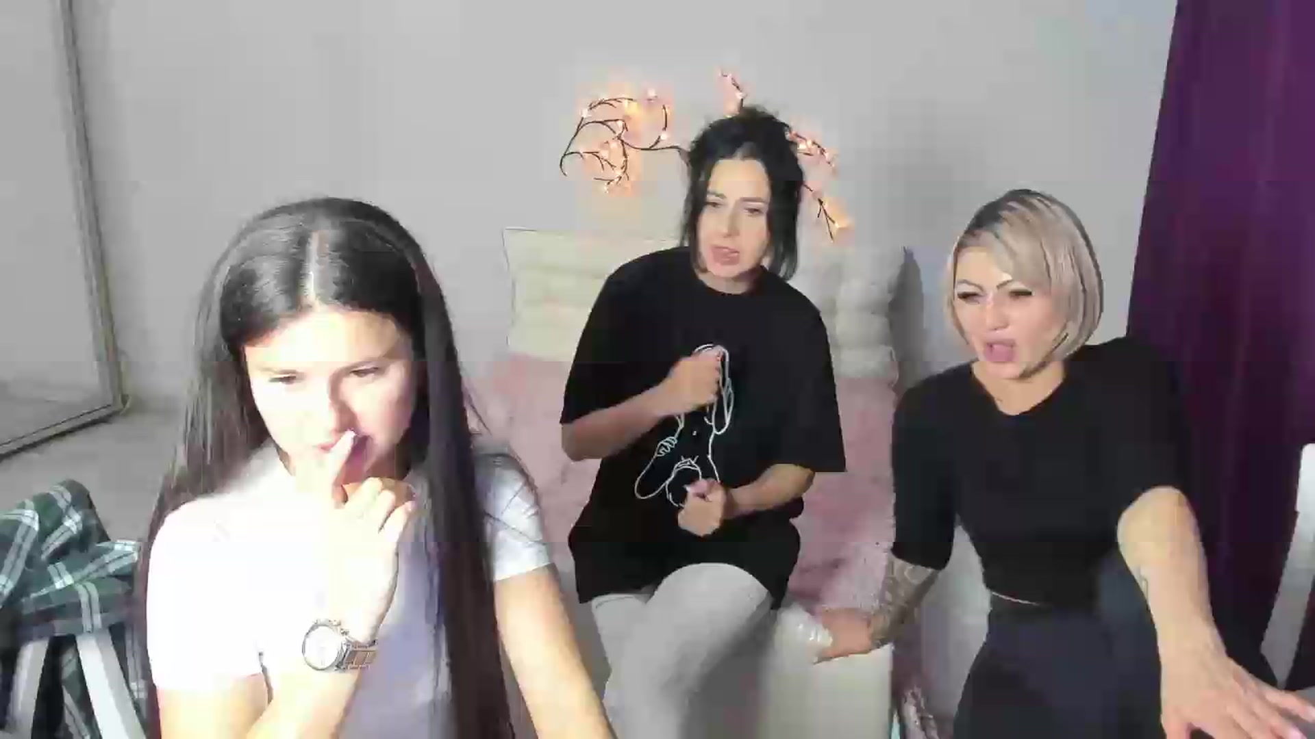 Gallery image thumbnail from AllaRoll's myfreecams stream on, 05/11/2026, 17:05 image 5 of 20