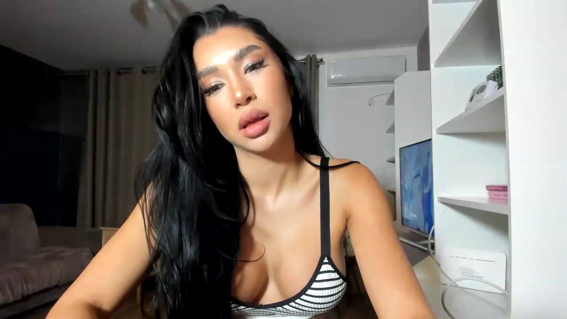 Gallery image thumbnail from Allaya_Zen's myfreecams stream on, 06/26/2023, 16:08 image 15 of 20