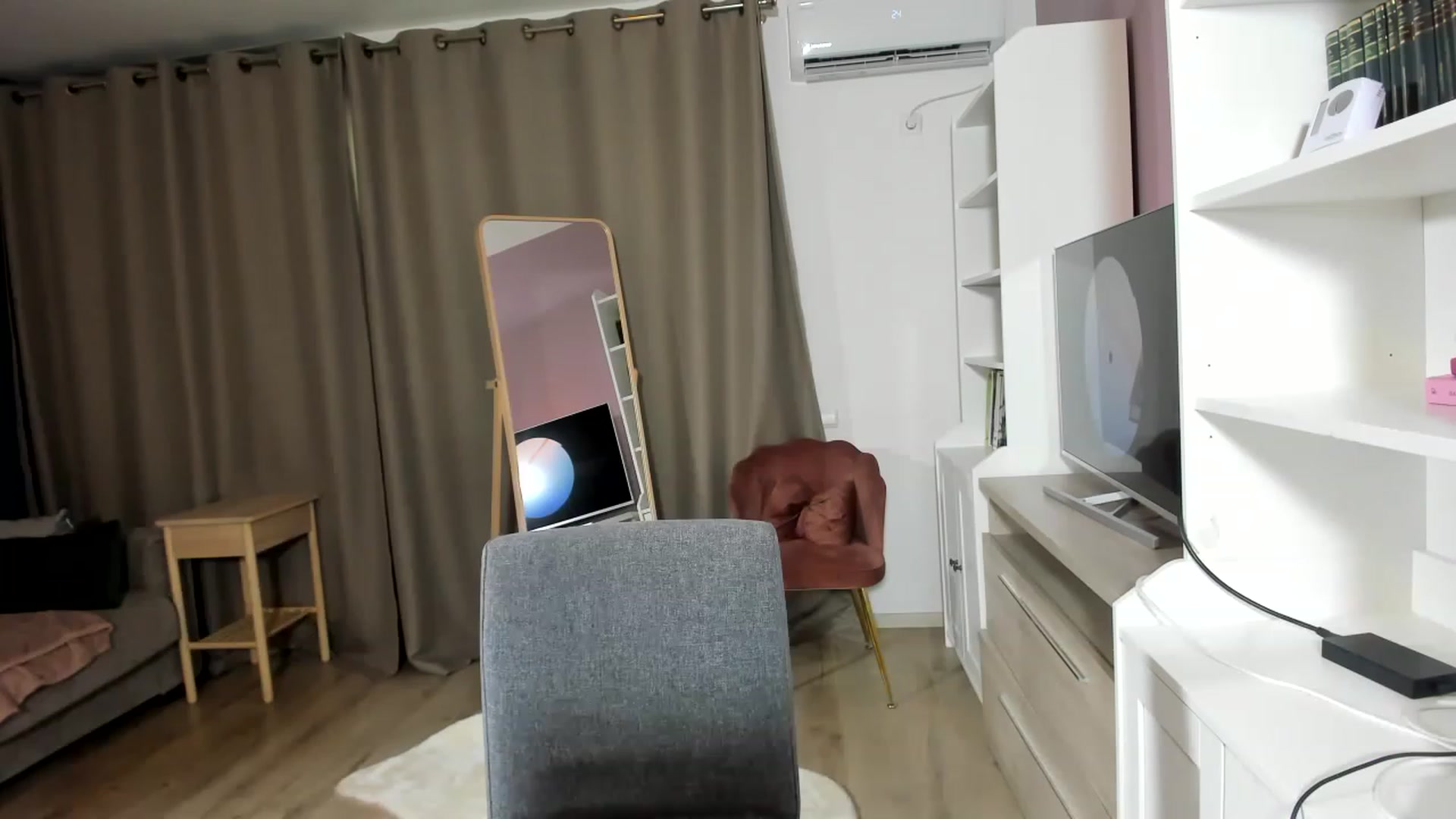 Gallery image thumbnail from Allaya_Zen's myfreecams stream on, 07/06/2023, 16:46 image 12 of 20
