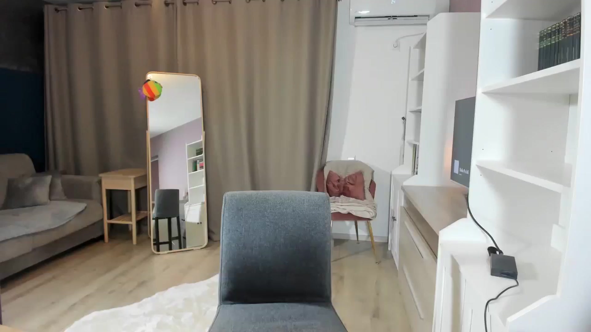 Gallery image thumbnail from Allaya_Zen's myfreecams stream on, 08/03/2023, 17:50 image 10 of 20