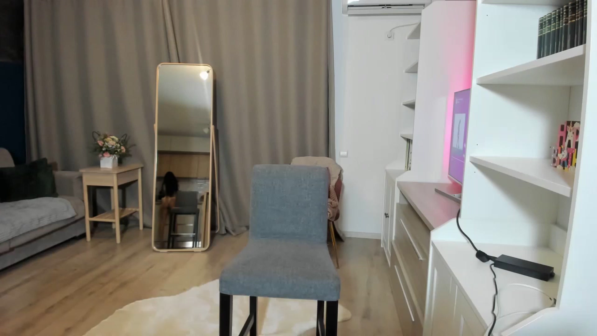 Gallery image thumbnail from Allaya_Zen's myfreecams stream on, 08/08/2023, 17:34 image 3 of 20