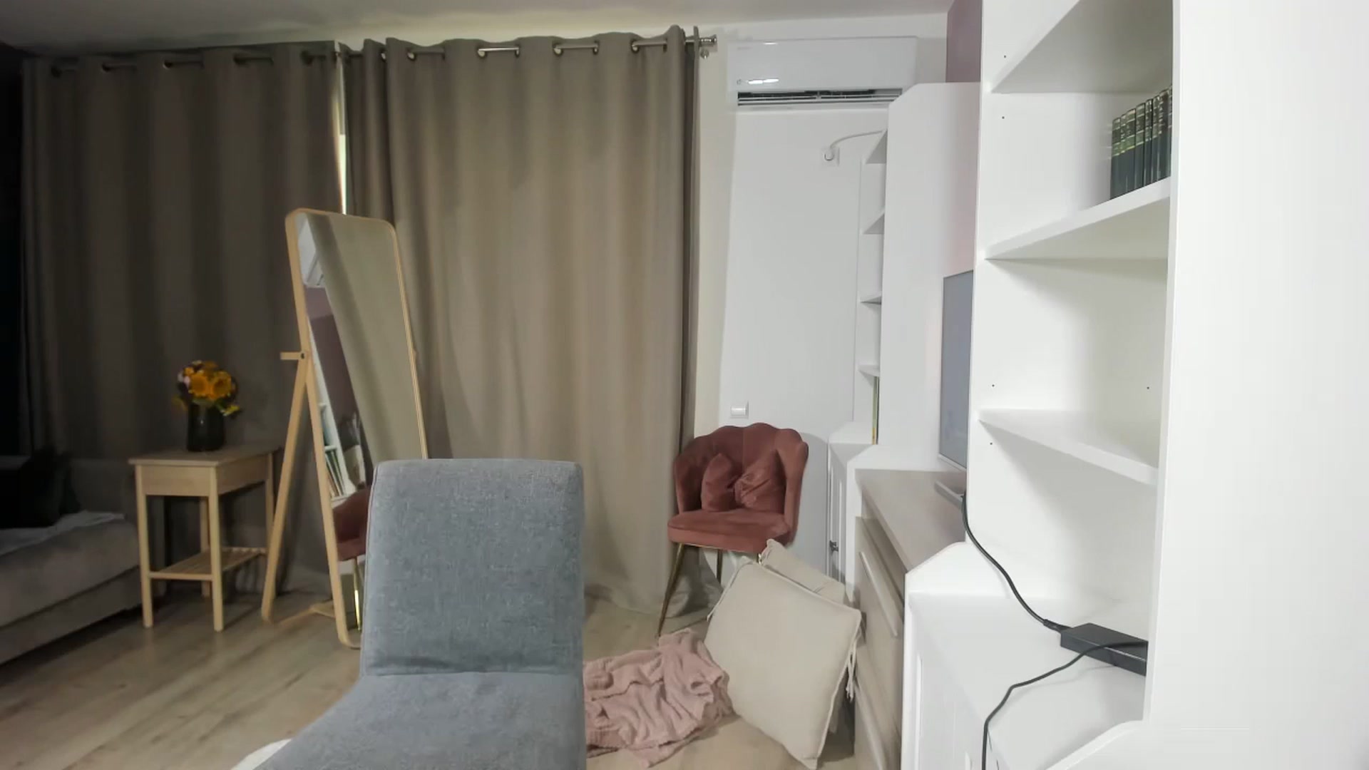Gallery image thumbnail from Allaya_Zen's myfreecams stream on, 09/02/2023, 11:54 image 3 of 20