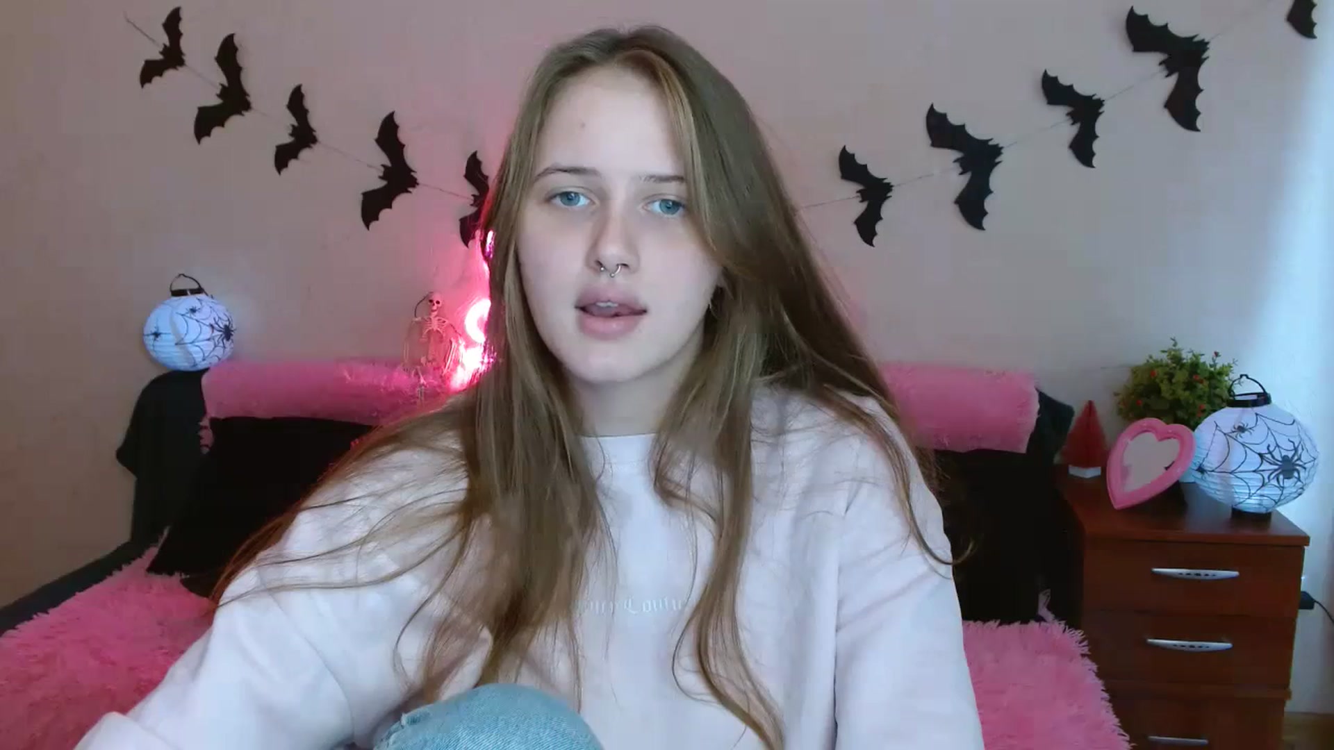 Gallery image thumbnail from Alleiko's myfreecams stream on, 10/15/2023, 13:13 image 16 of 20
