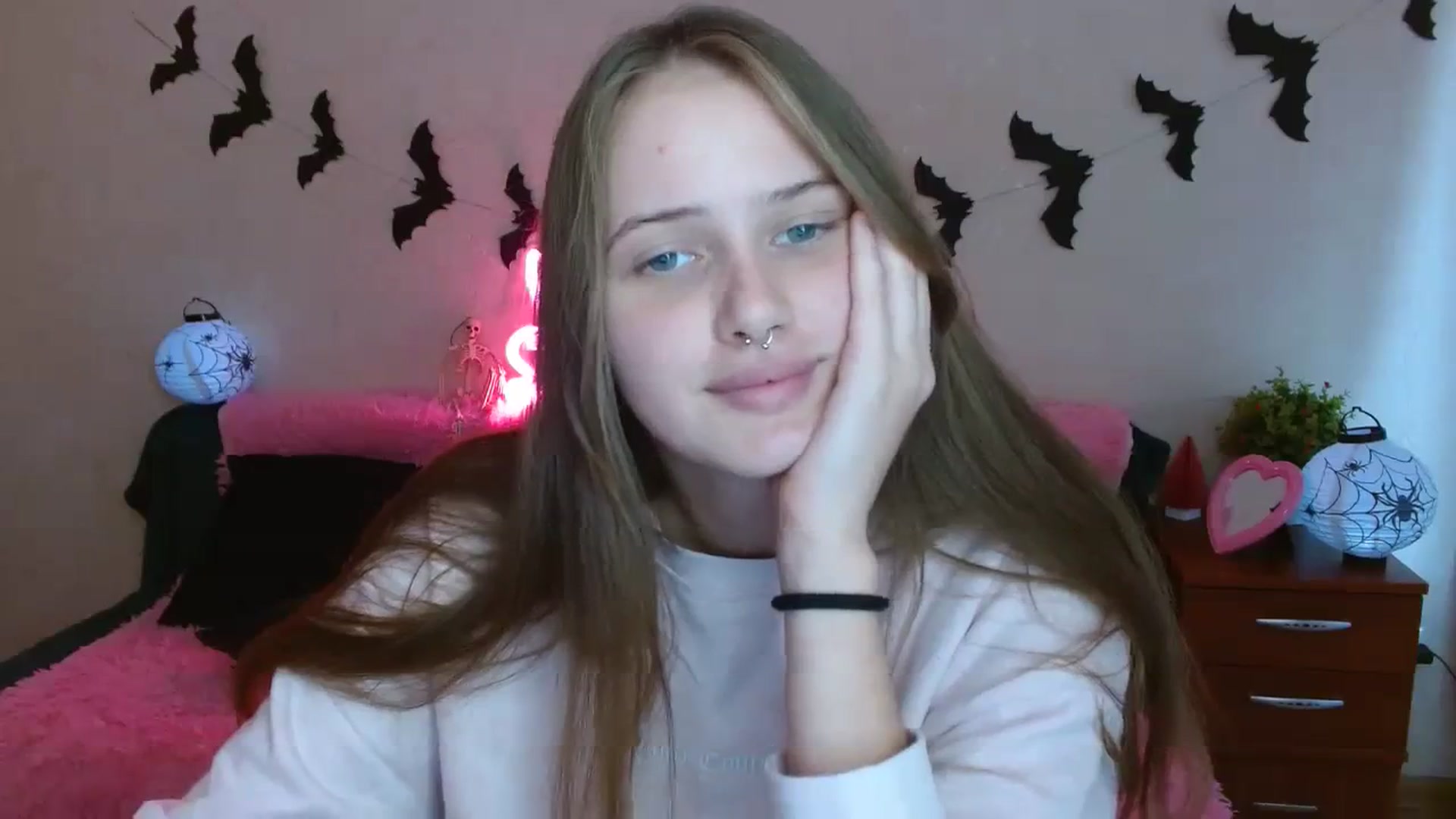 Gallery image thumbnail from Alleiko's myfreecams stream on, 10/15/2023, 13:13 image 13 of 20