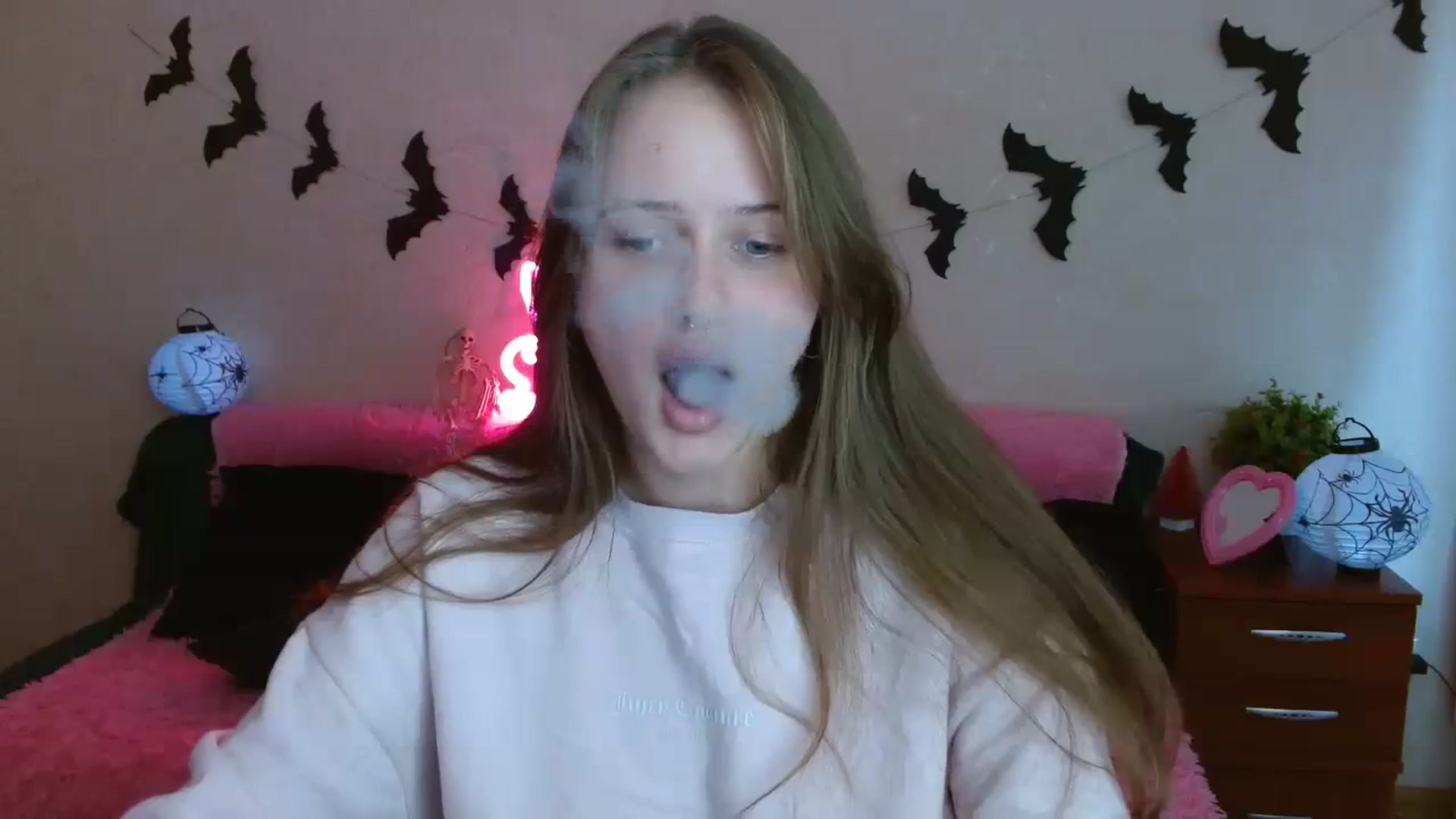 Gallery image thumbnail from Alleiko's myfreecams stream on, 10/15/2023, 13:13 image 2 of 20