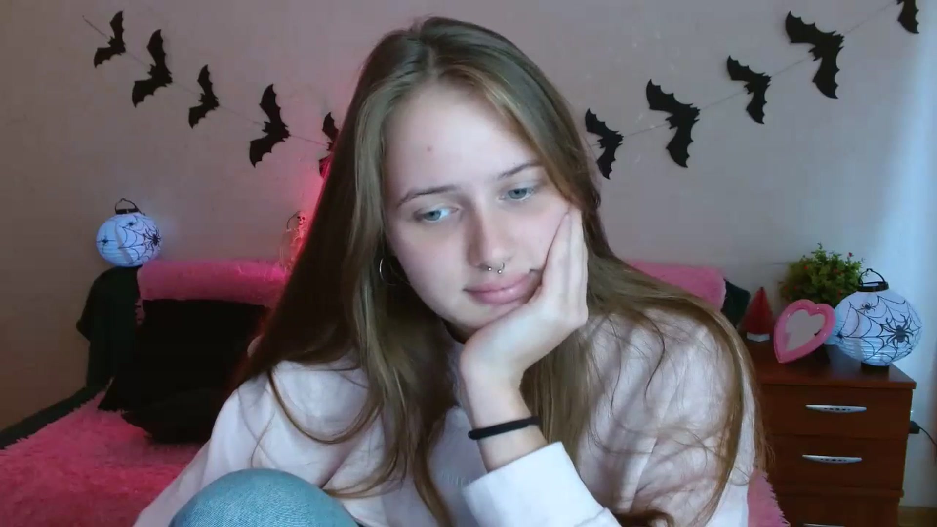 Gallery image thumbnail from Alleiko's myfreecams stream on, 10/15/2023, 13:13 image 6 of 20