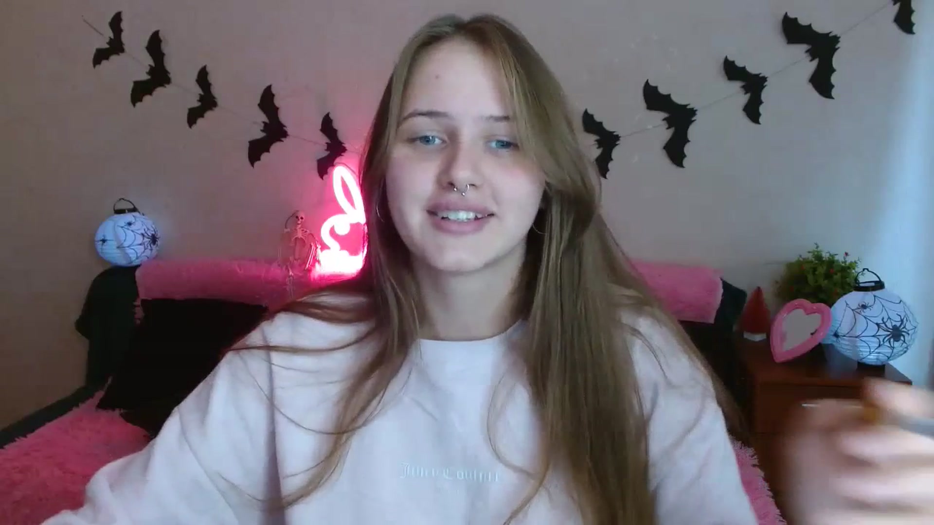 Gallery image thumbnail from Alleiko's myfreecams stream on, 10/15/2023, 13:13 image 3 of 20