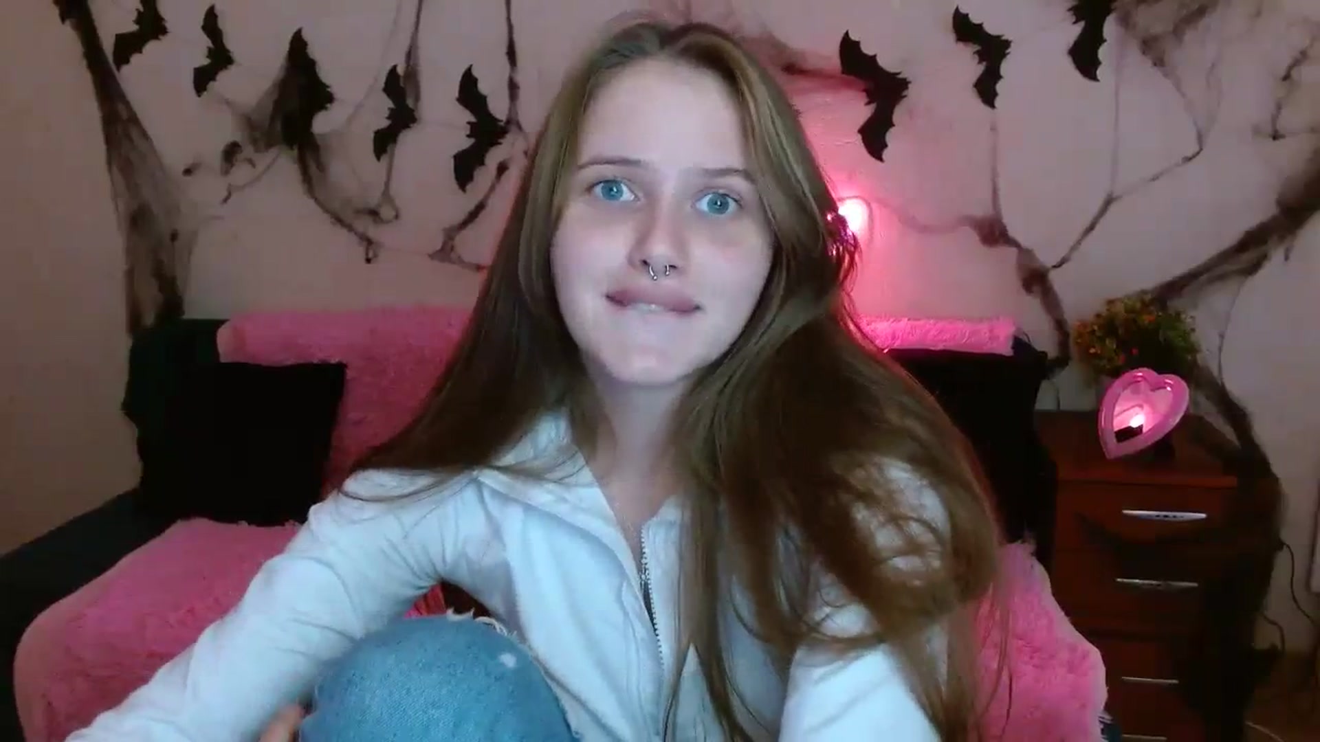 Gallery image thumbnail from Alleiko's myfreecams stream on, 10/29/2023, 12:55 image 3 of 20