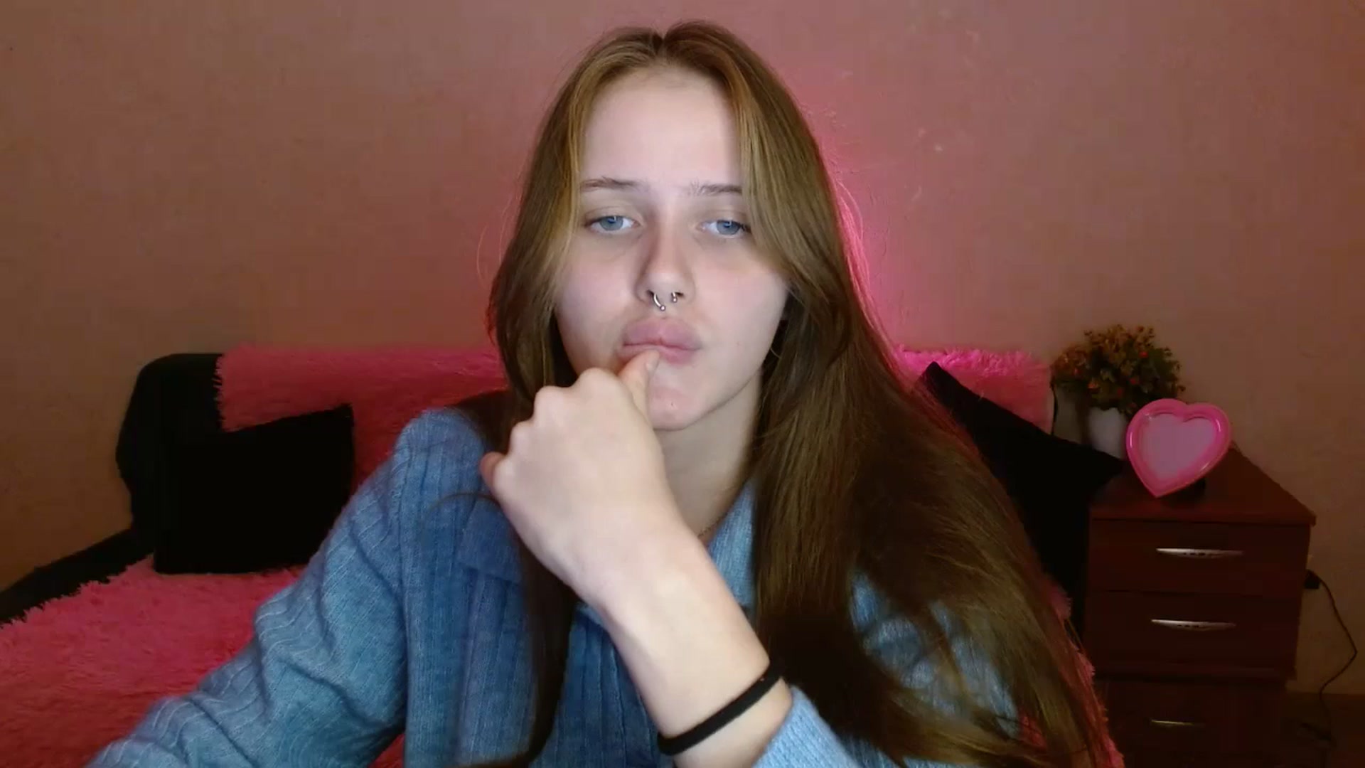 Gallery image thumbnail from Alleiko's myfreecams stream on, 11/11/2023, 15:38 image 5 of 20