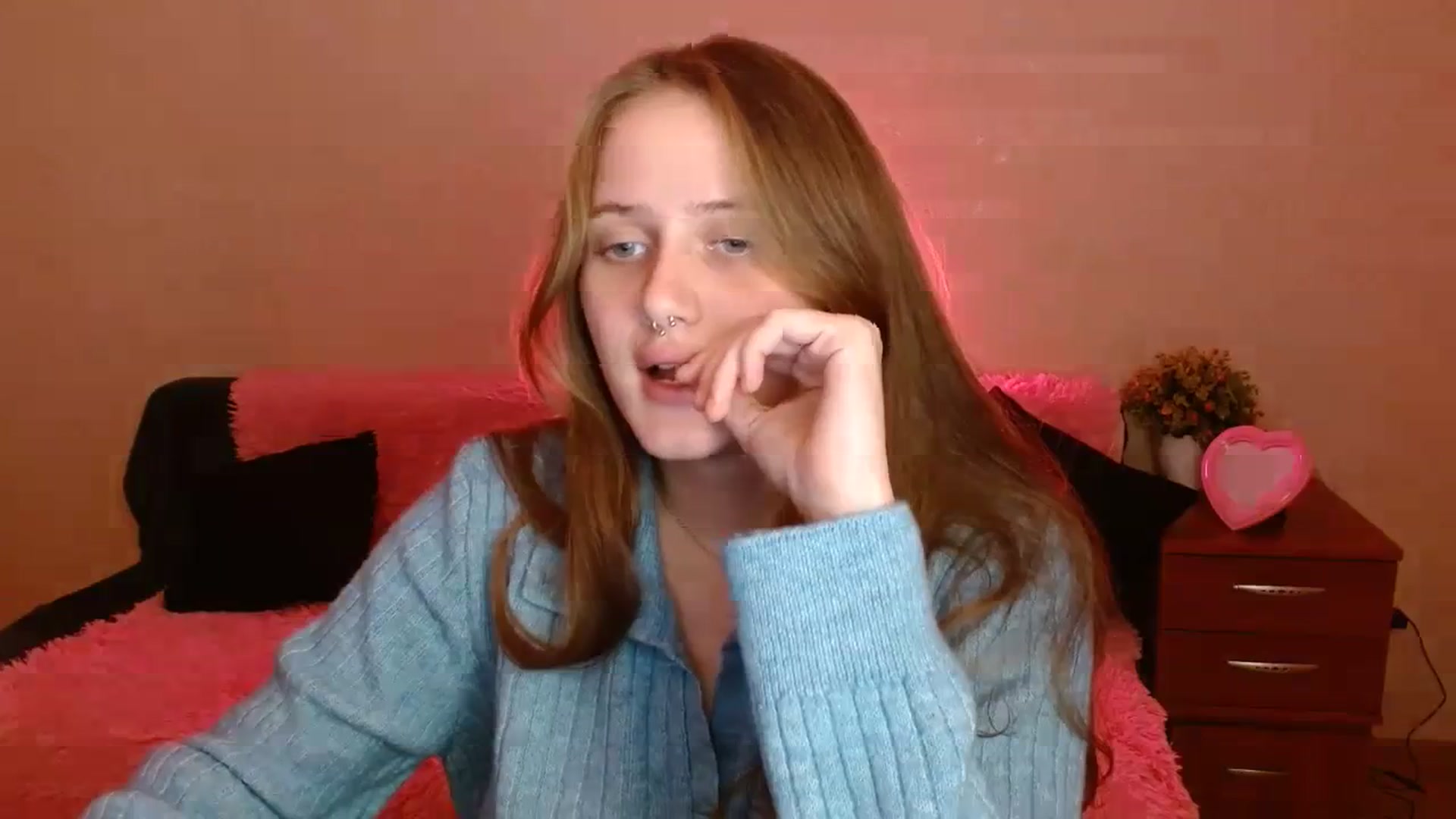 Gallery image thumbnail from Alleiko's myfreecams stream on, 11/11/2023, 15:38 image 8 of 20