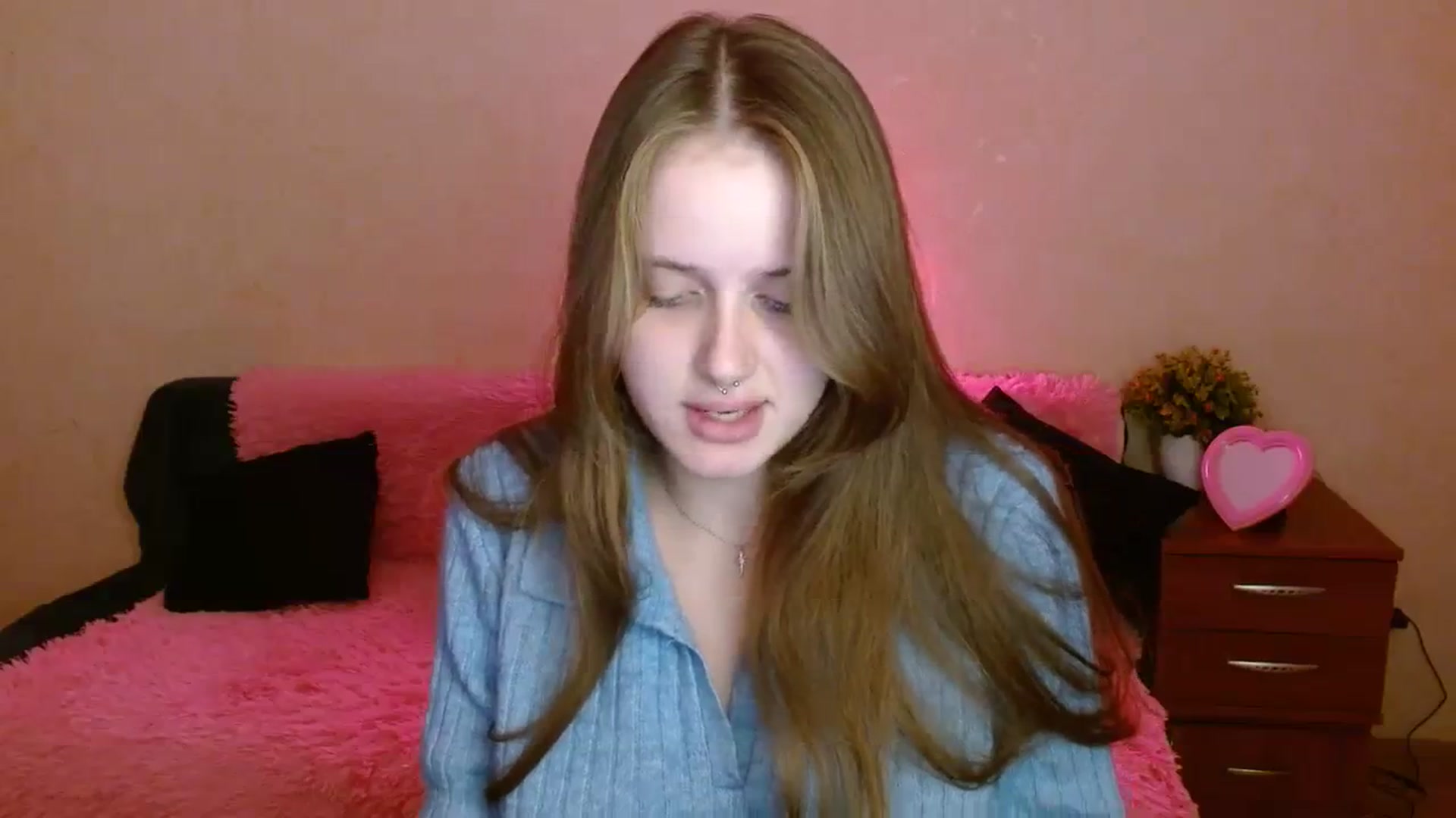 Gallery image thumbnail from Alleiko's myfreecams stream on, 11/11/2023, 15:38 image 9 of 20