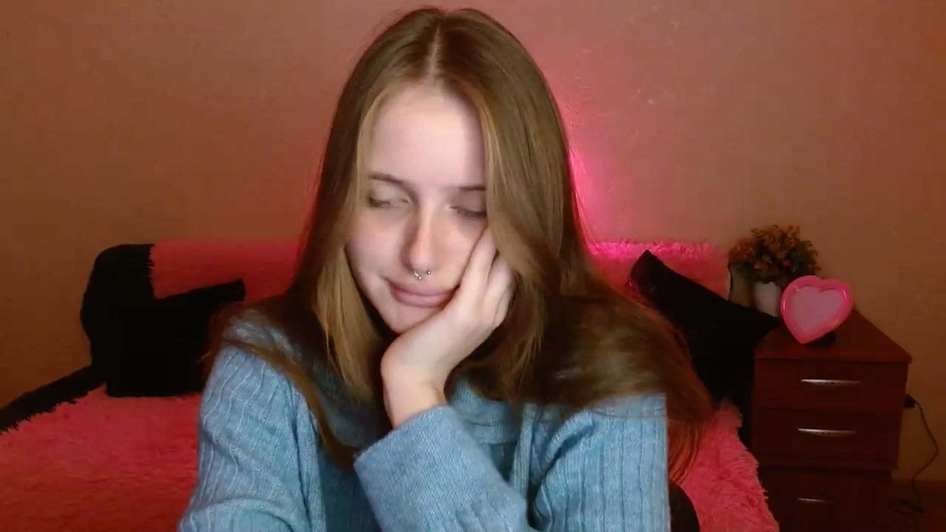 Gallery image thumbnail from Alleiko's myfreecams stream on, 11/11/2023, 15:38 image 19 of 20