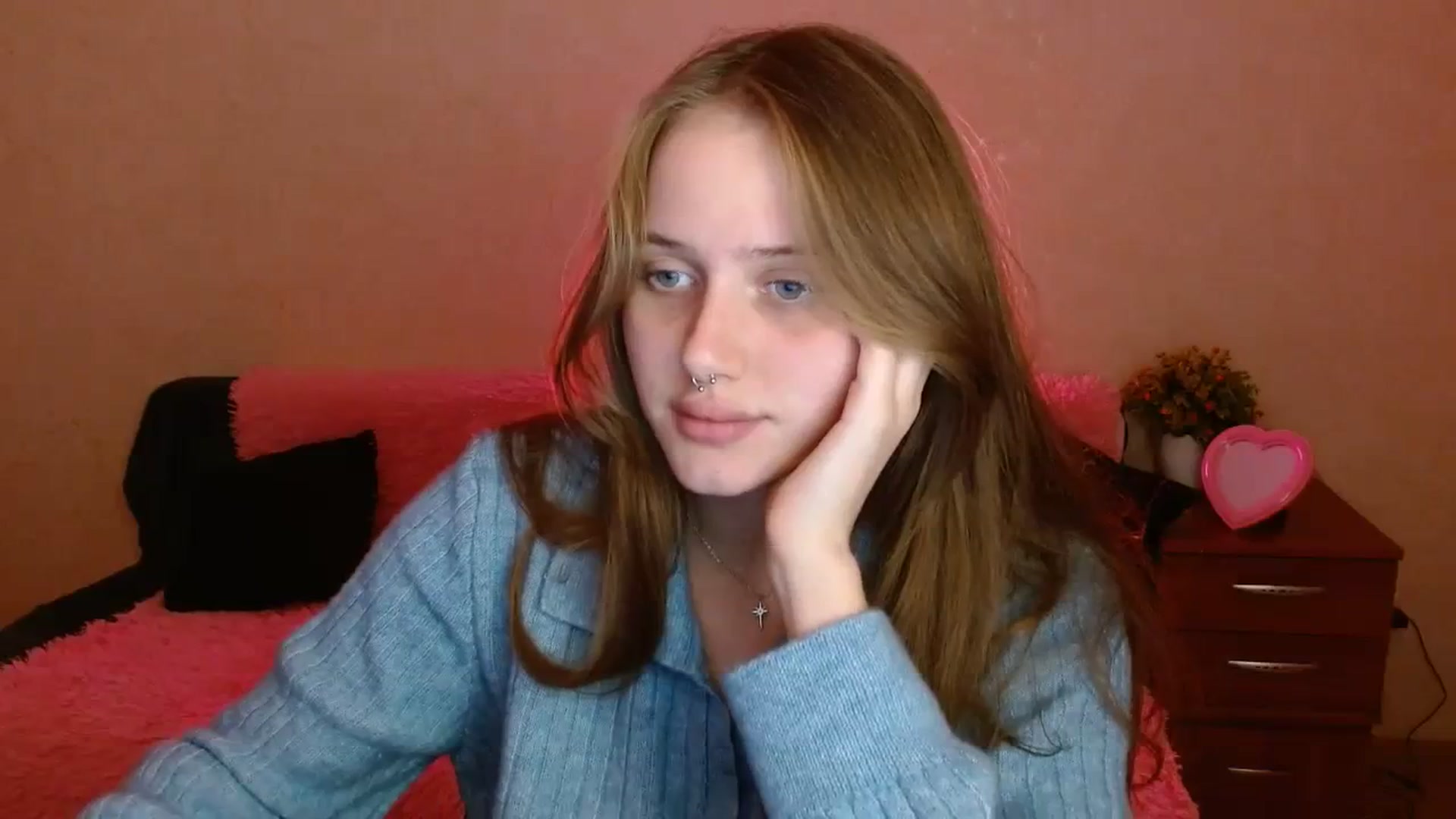 Gallery image thumbnail from Alleiko's myfreecams stream on, 11/11/2023, 15:38 image 7 of 20