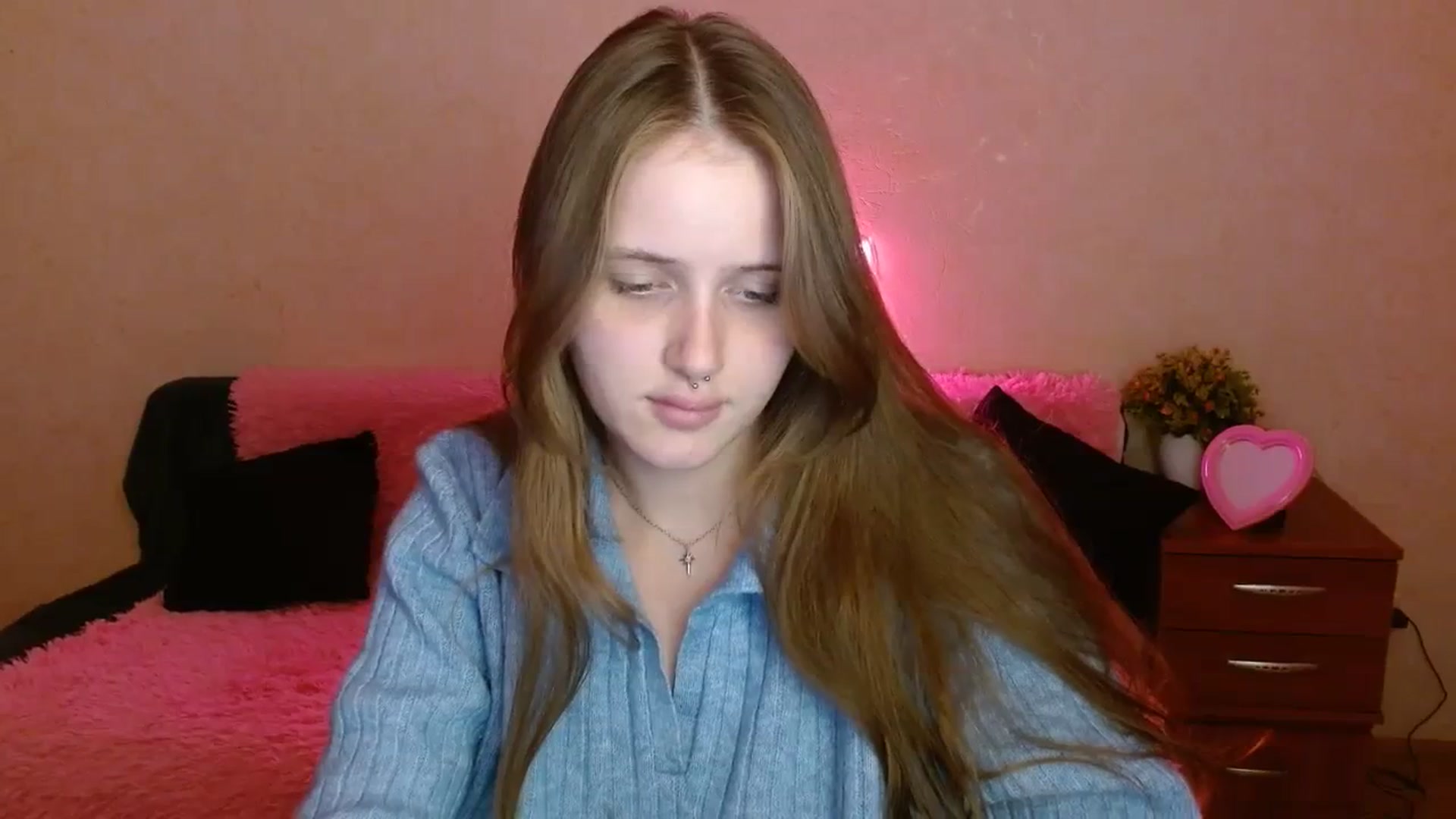 Gallery image thumbnail from Alleiko's myfreecams stream on, 11/11/2023, 15:38 image 6 of 20
