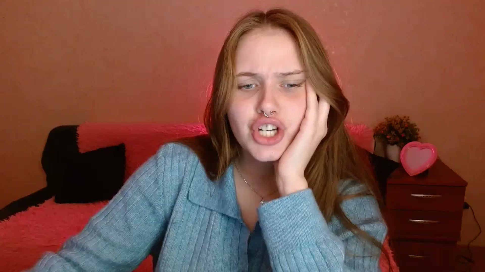 Gallery image thumbnail from Alleiko's myfreecams stream on, 11/11/2023, 15:38 image 18 of 20
