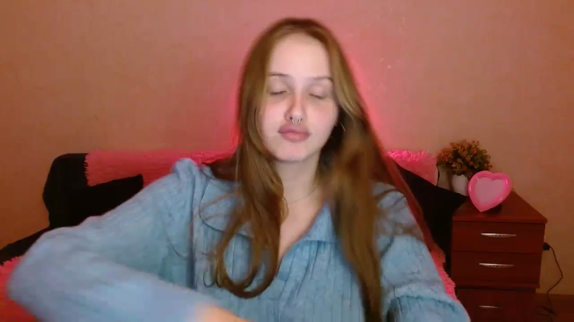Gallery image thumbnail from Alleiko's myfreecams stream on, 11/11/2023, 17:59 image 4 of 20
