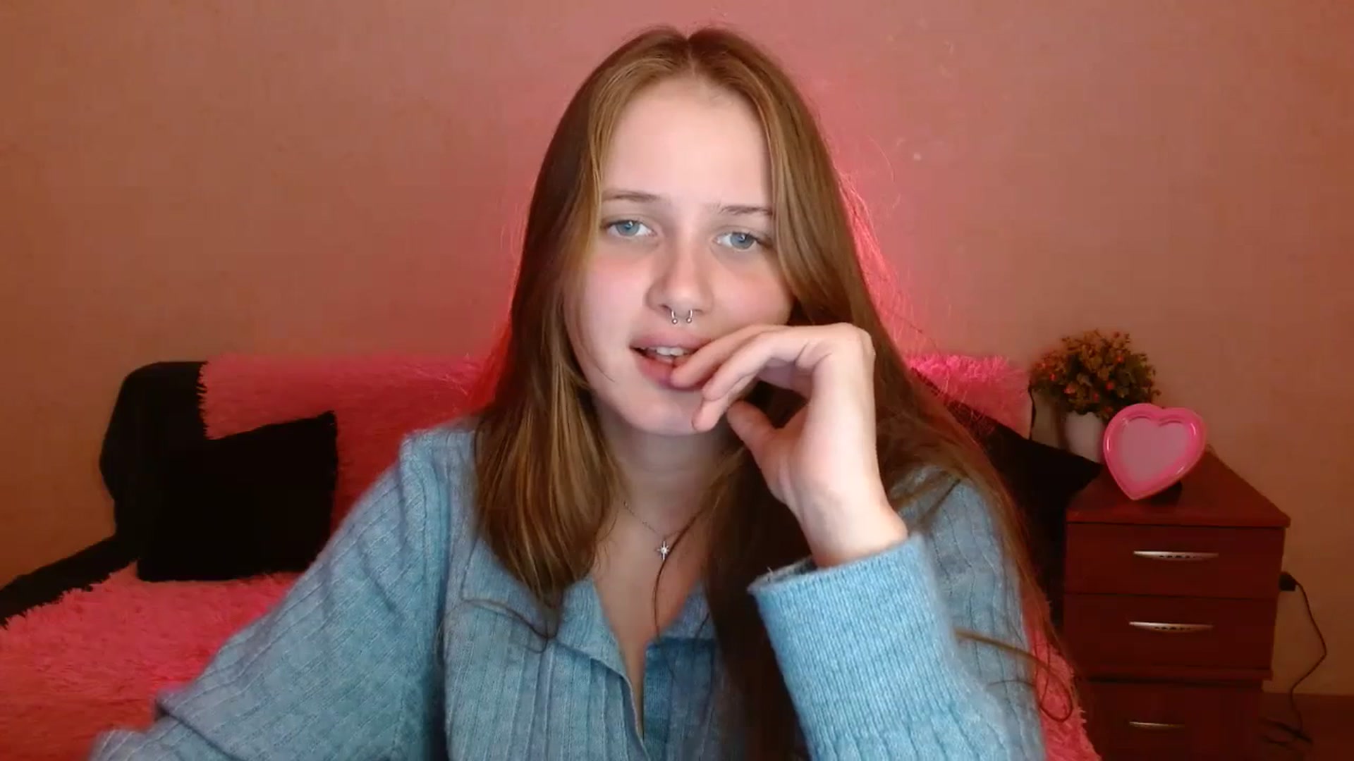 Gallery image thumbnail from Alleiko's myfreecams stream on, 11/11/2023, 17:59 image 8 of 20
