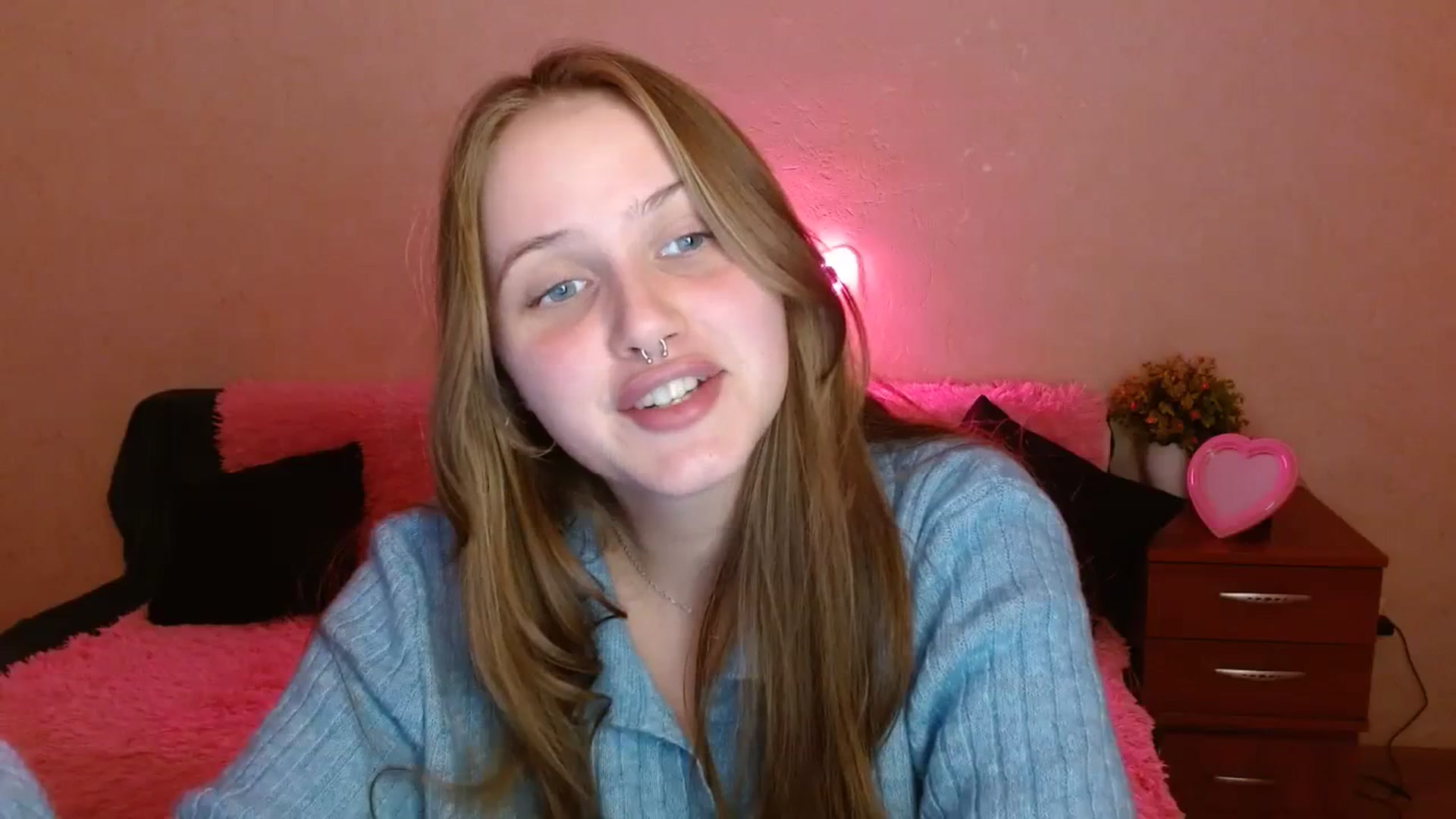 Gallery image thumbnail from Alleiko's myfreecams stream on, 11/11/2023, 17:59 image 3 of 20