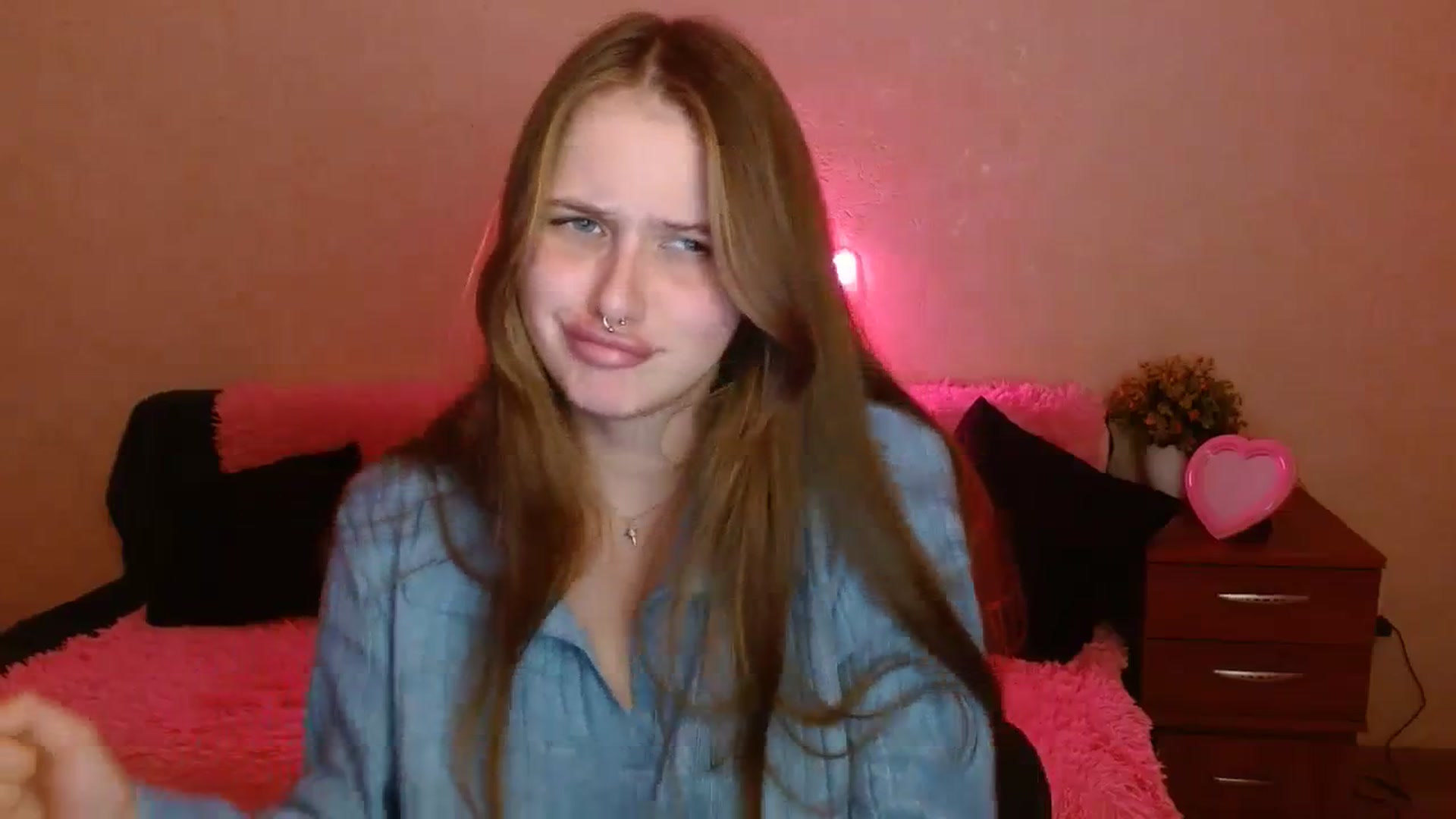 Gallery image thumbnail from Alleiko's myfreecams stream on, 11/11/2023, 17:59 image 14 of 20