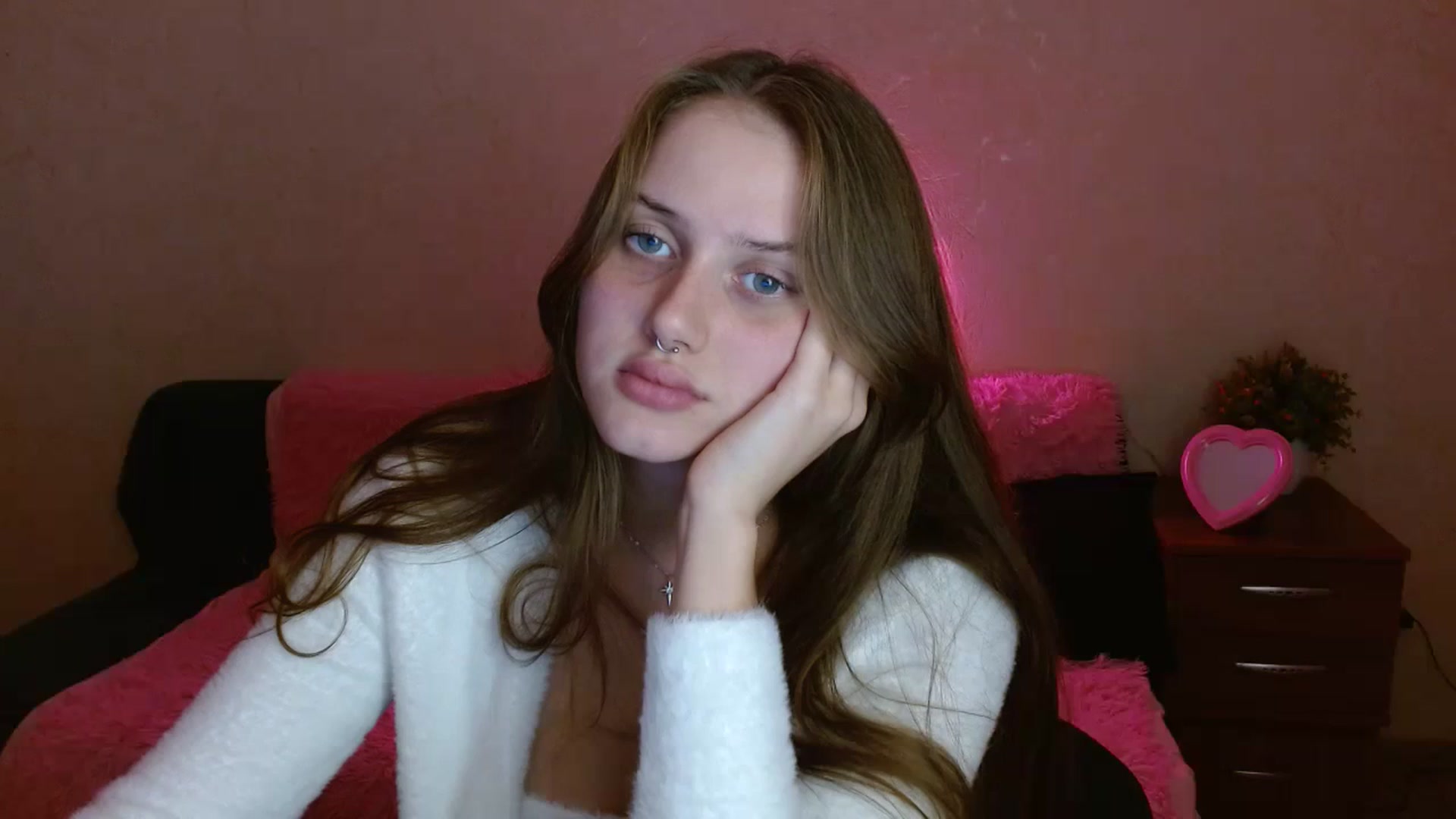 Gallery image thumbnail from Alleiko's myfreecams stream on, 11/12/2023, 18:23 image 16 of 20