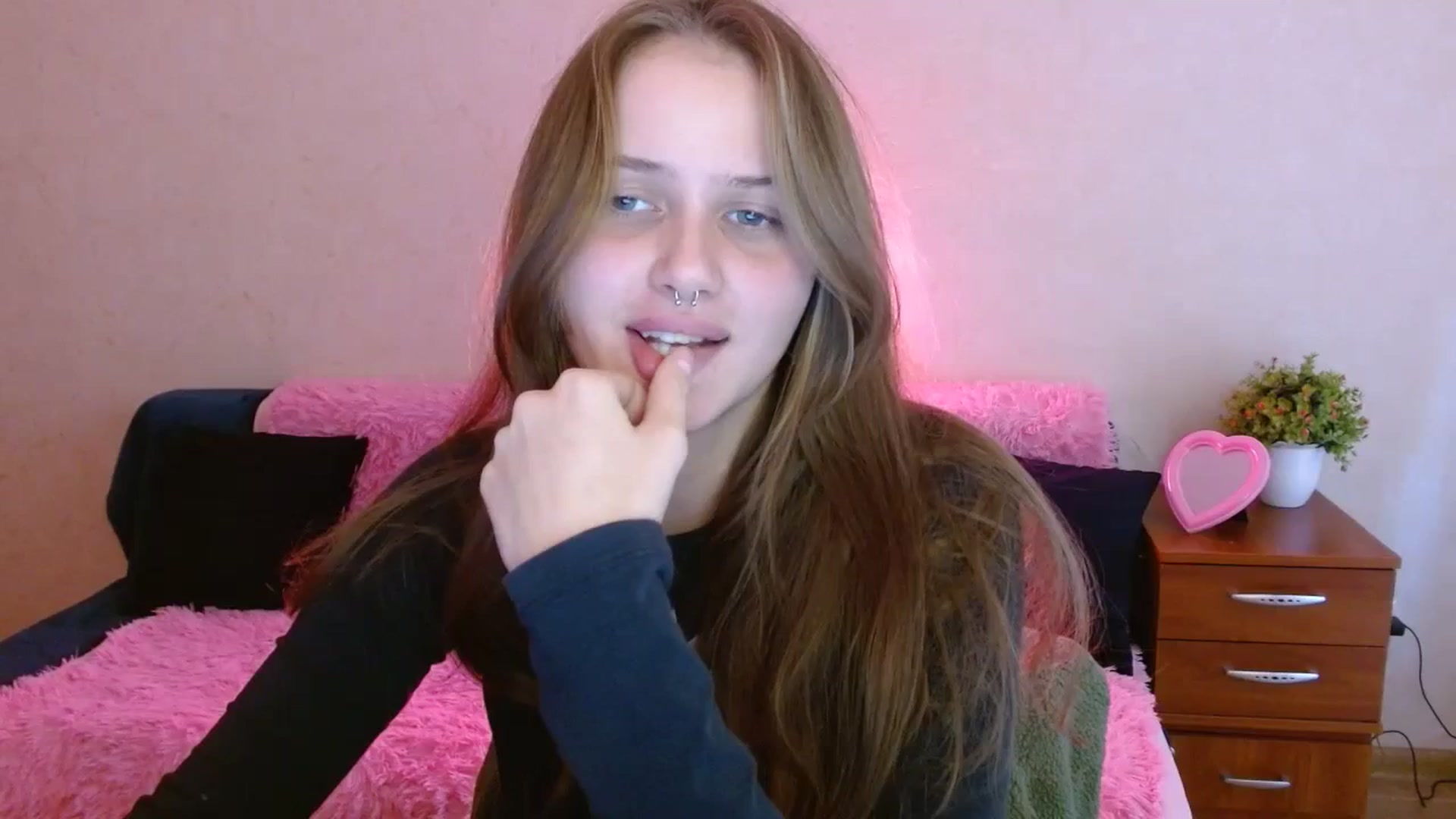 Gallery image thumbnail from Alleiko's myfreecams stream on, 11/13/2023, 08:47 image 16 of 20