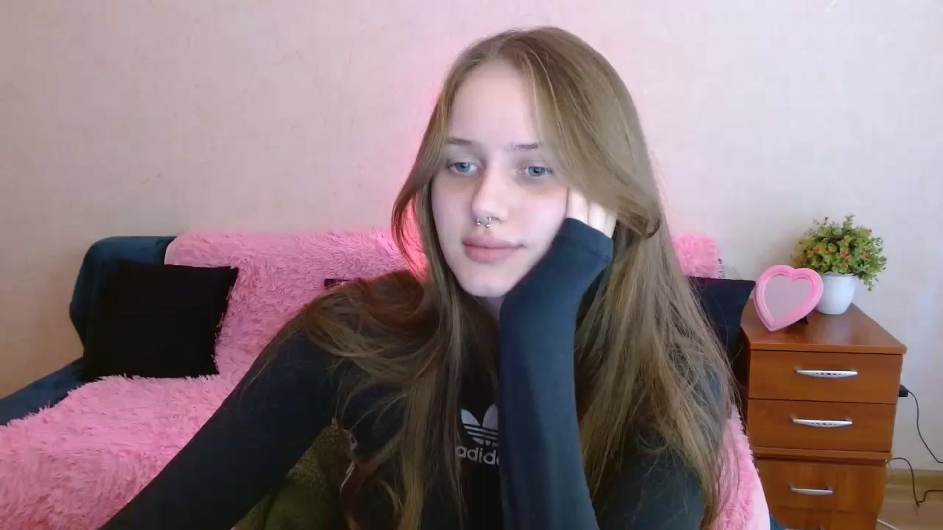 Gallery image thumbnail from Alleiko's myfreecams stream on, 11/13/2023, 08:47 image 8 of 20
