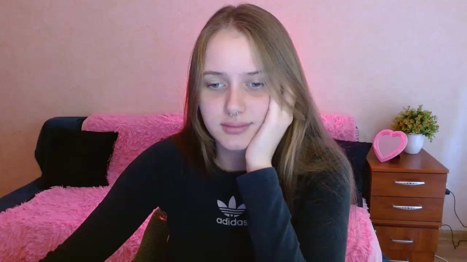 Gallery image thumbnail from Alleiko's myfreecams stream on, 11/13/2023, 09:41 image 16 of 20