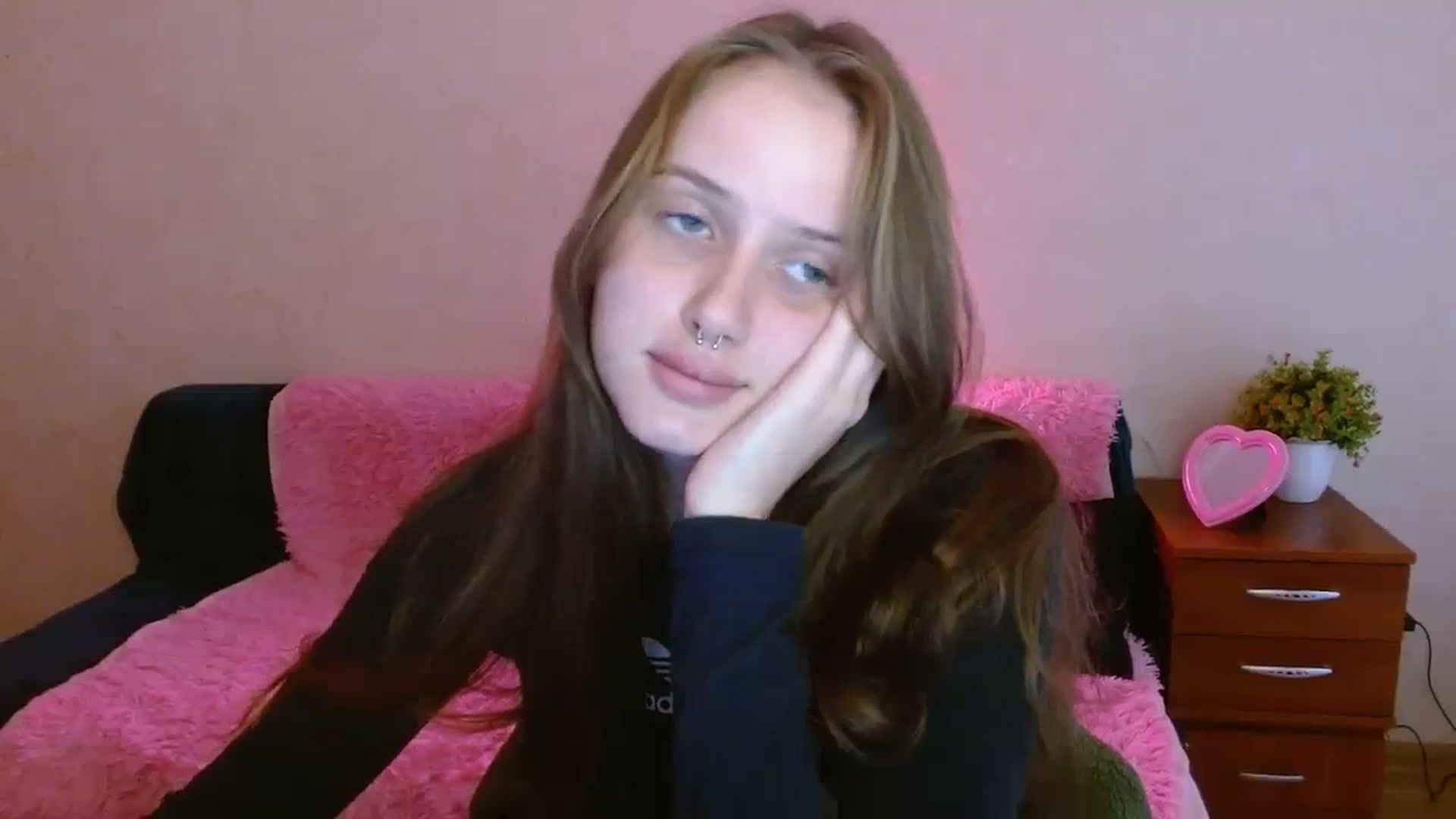 Gallery image thumbnail from Alleiko's myfreecams stream on, 11/13/2023, 13:02 image 17 of 20