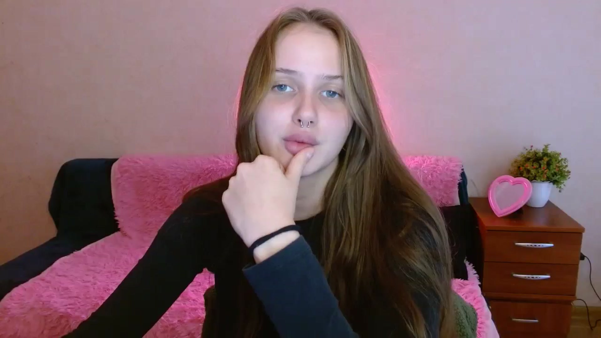 Gallery image thumbnail from Alleiko's myfreecams stream on, 11/13/2023, 13:02 image 12 of 20