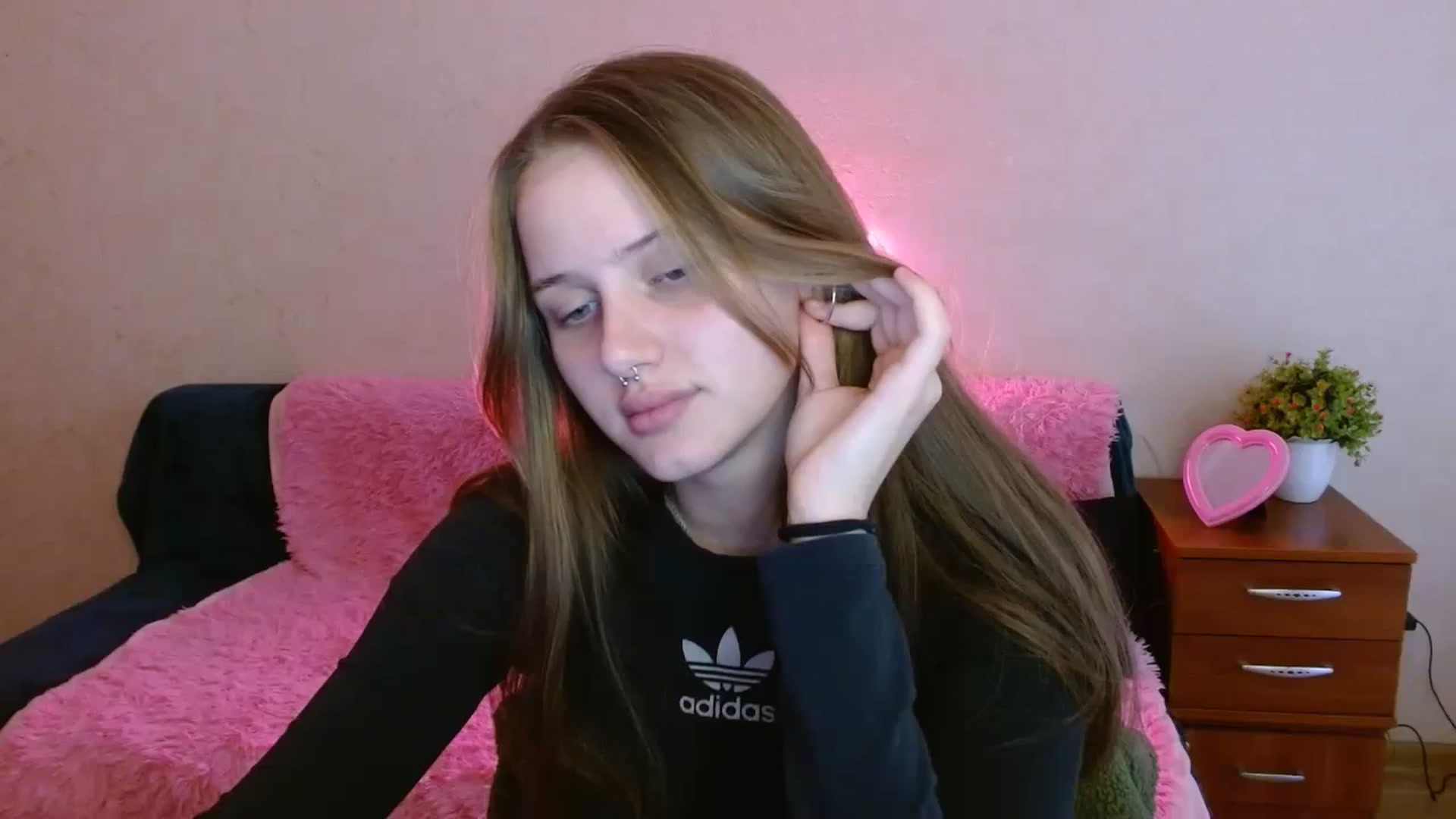 Gallery image thumbnail from Alleiko's myfreecams stream on, 11/13/2023, 13:02 image 10 of 20