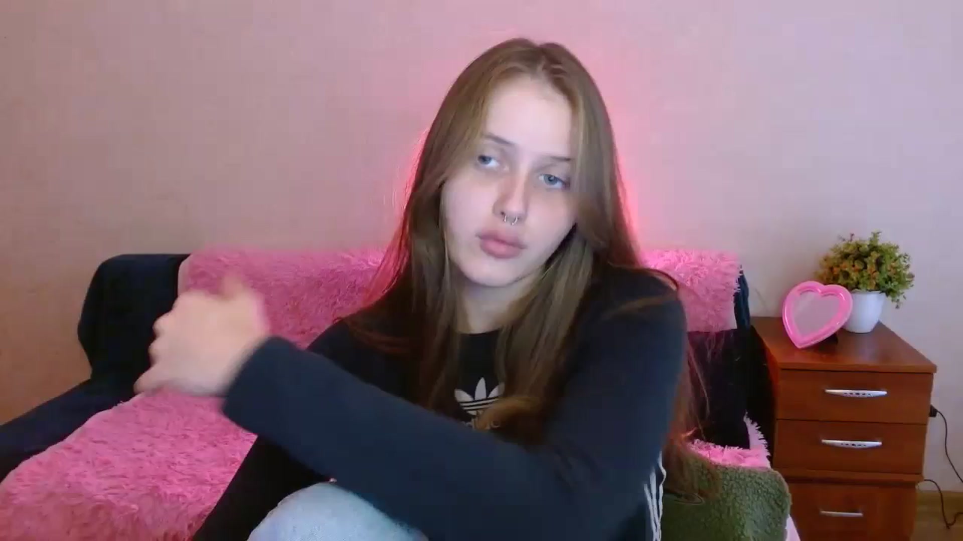 Gallery image thumbnail from Alleiko's myfreecams stream on, 11/13/2023, 13:02 image 14 of 20