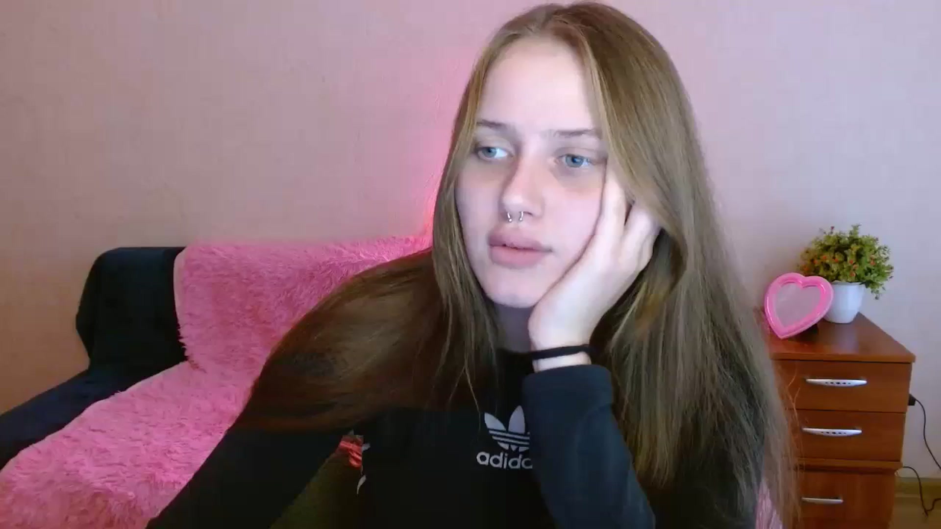 Gallery image thumbnail from Alleiko's myfreecams stream on, 11/13/2023, 13:02 image 3 of 20