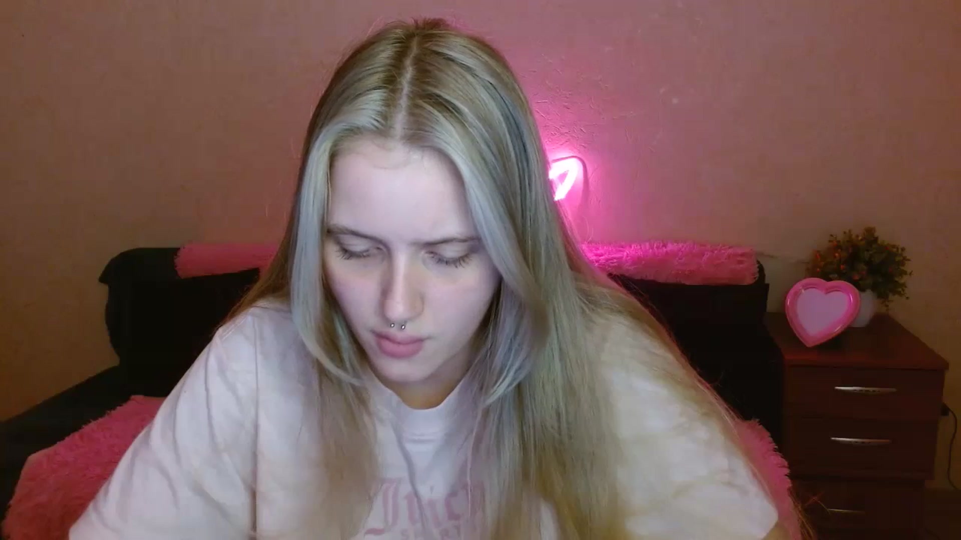 Gallery image thumbnail from Alleiko's myfreecams stream on, 11/15/2023, 14:37 image 13 of 20