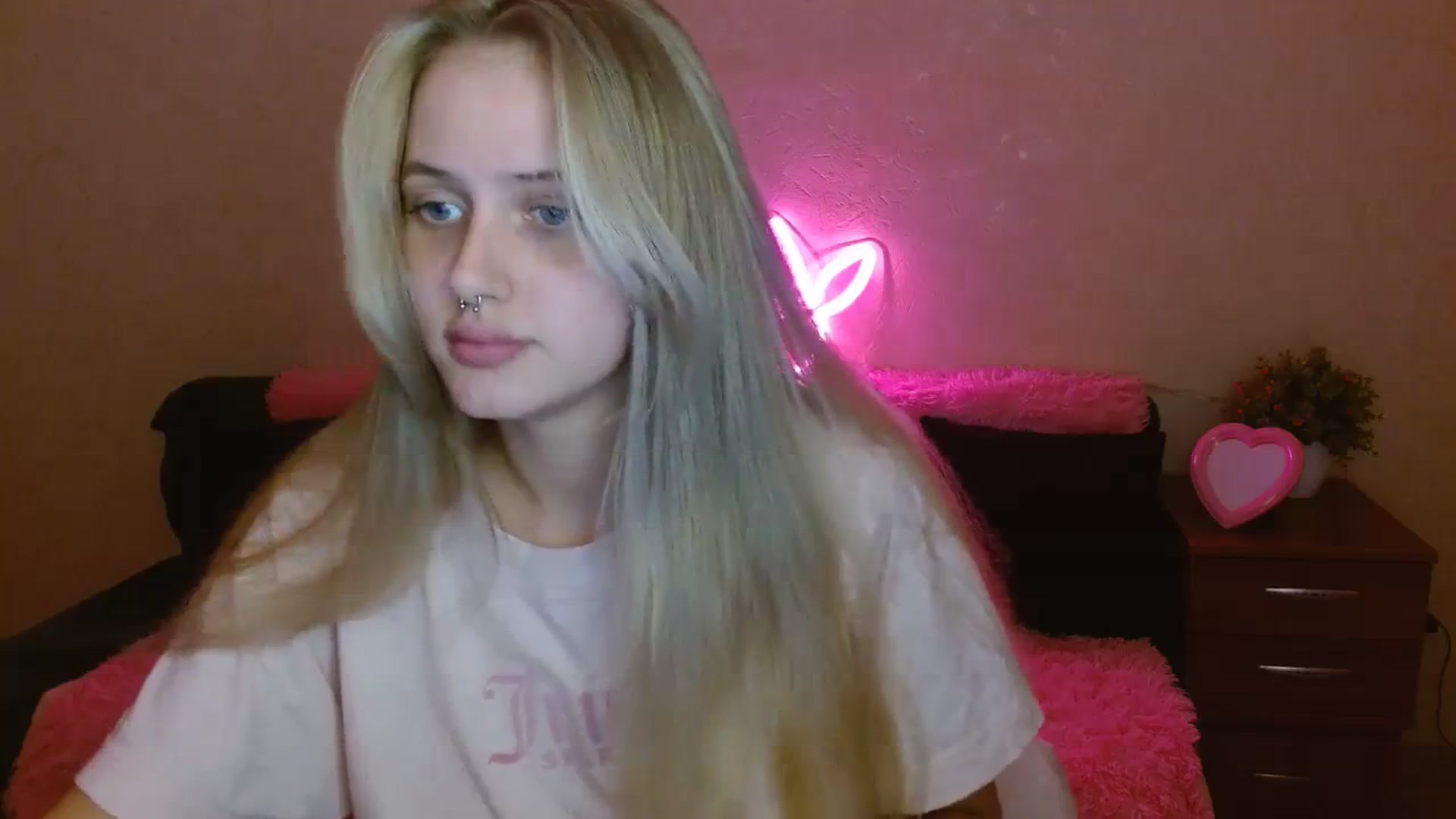 Gallery image thumbnail from Alleiko's myfreecams stream on, 11/15/2023, 14:37 image 9 of 20