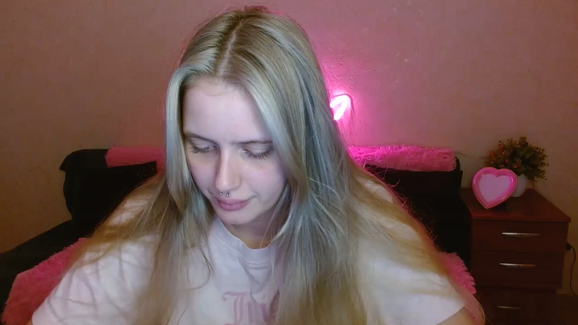 Gallery image thumbnail from Alleiko's myfreecams stream on, 11/15/2023, 14:37 image 11 of 20