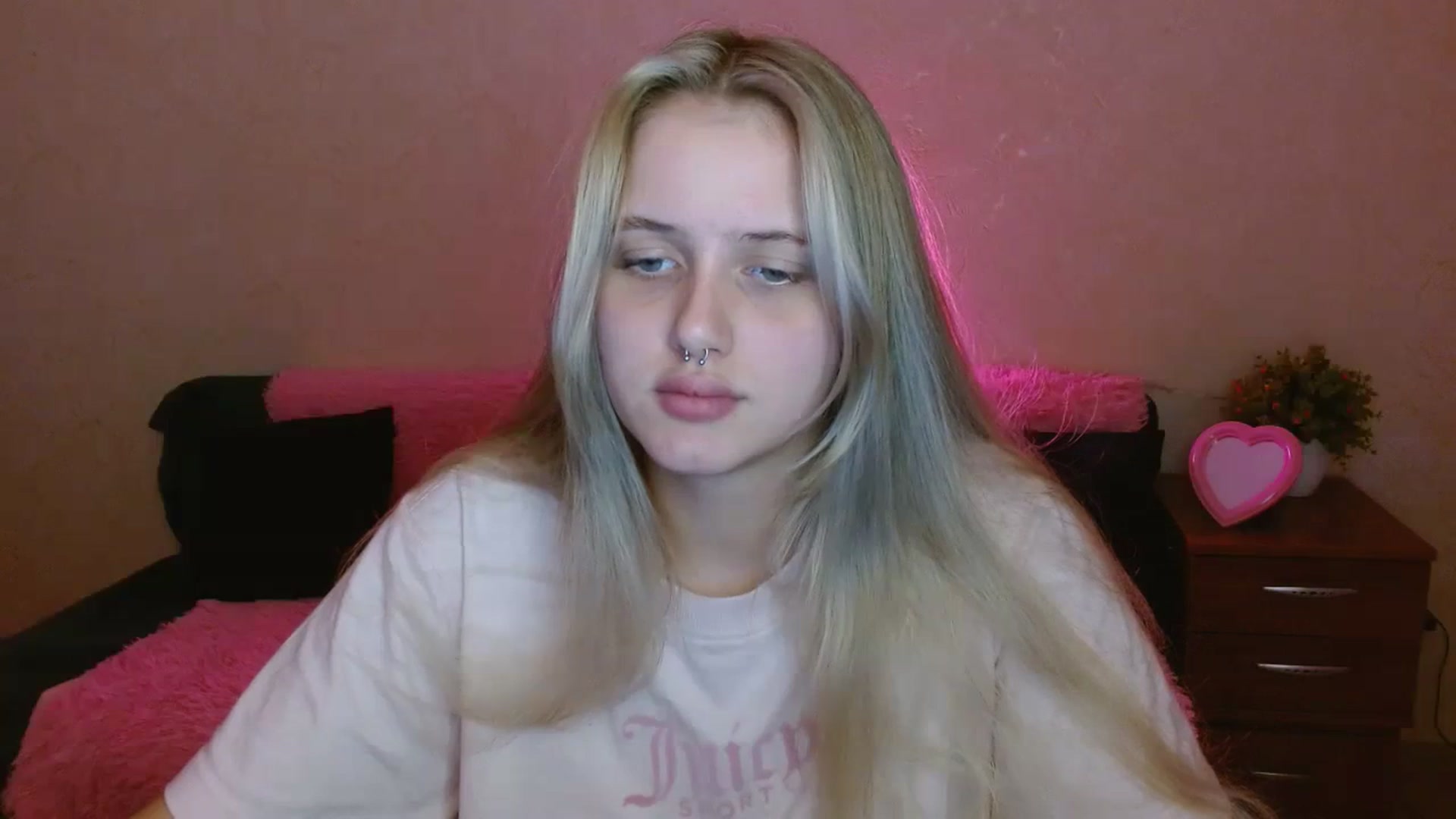 Gallery image thumbnail from Alleiko's myfreecams stream on, 11/15/2023, 14:37 image 6 of 20