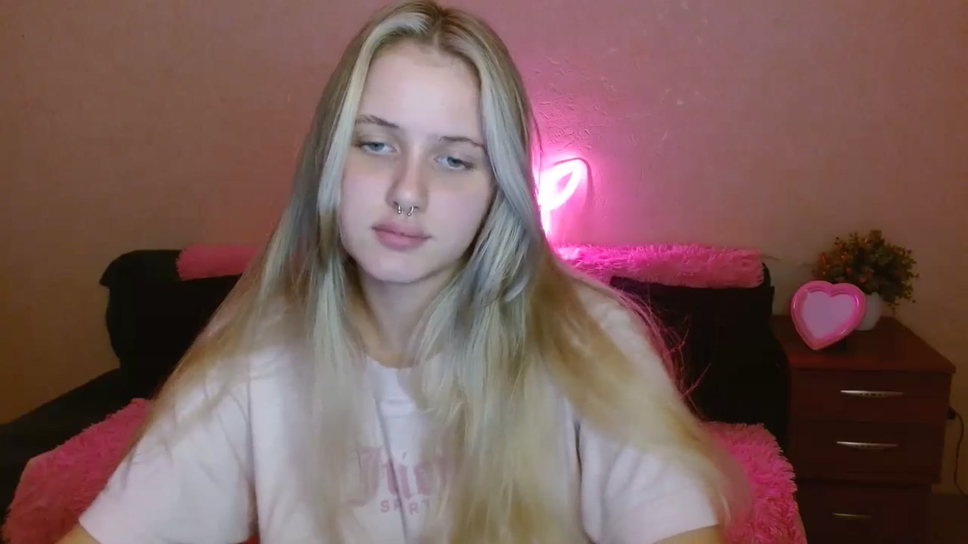 Gallery image thumbnail from Alleiko's myfreecams stream on, 11/15/2023, 14:37 image 12 of 20