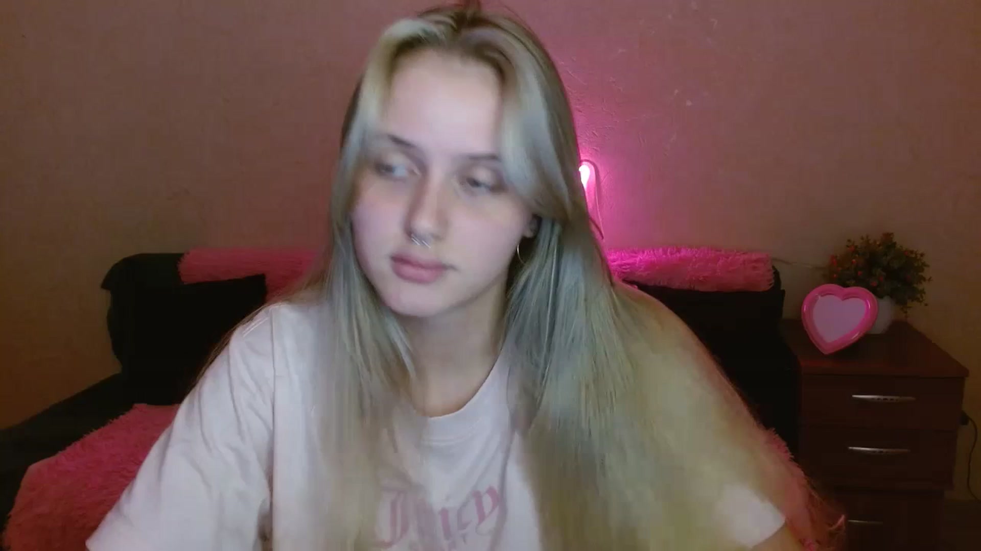 Gallery image thumbnail from Alleiko's myfreecams stream on, 11/15/2023, 14:37 image 16 of 20