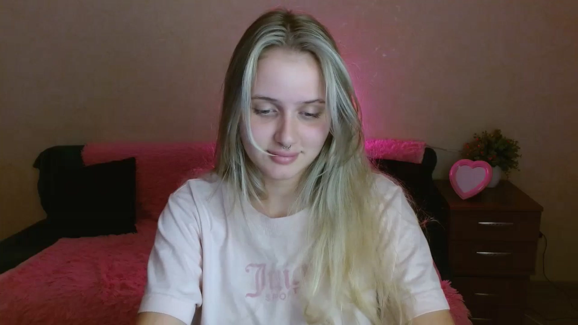 Gallery image thumbnail from Alleiko's myfreecams stream on, 11/15/2023, 17:54 image 13 of 20