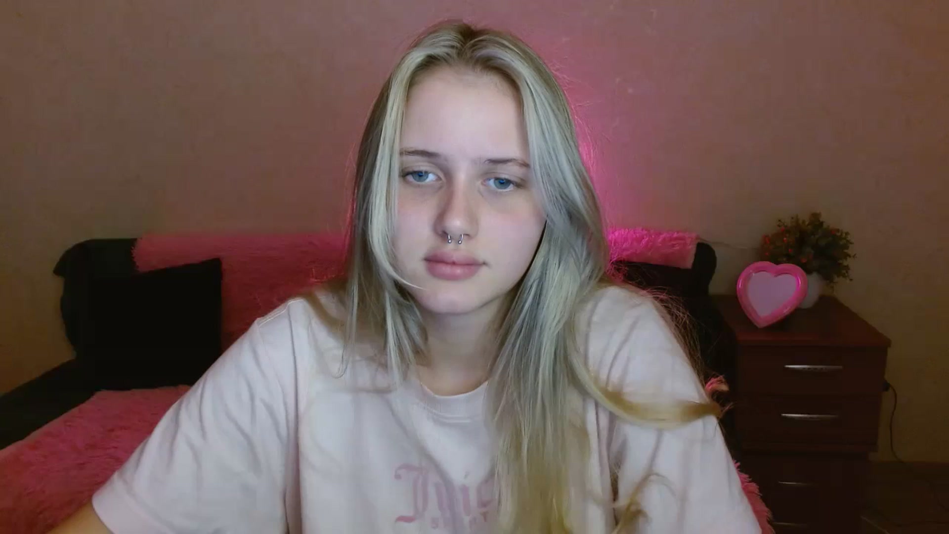 Gallery image thumbnail from Alleiko's myfreecams stream on, 11/15/2023, 17:54 image 15 of 20