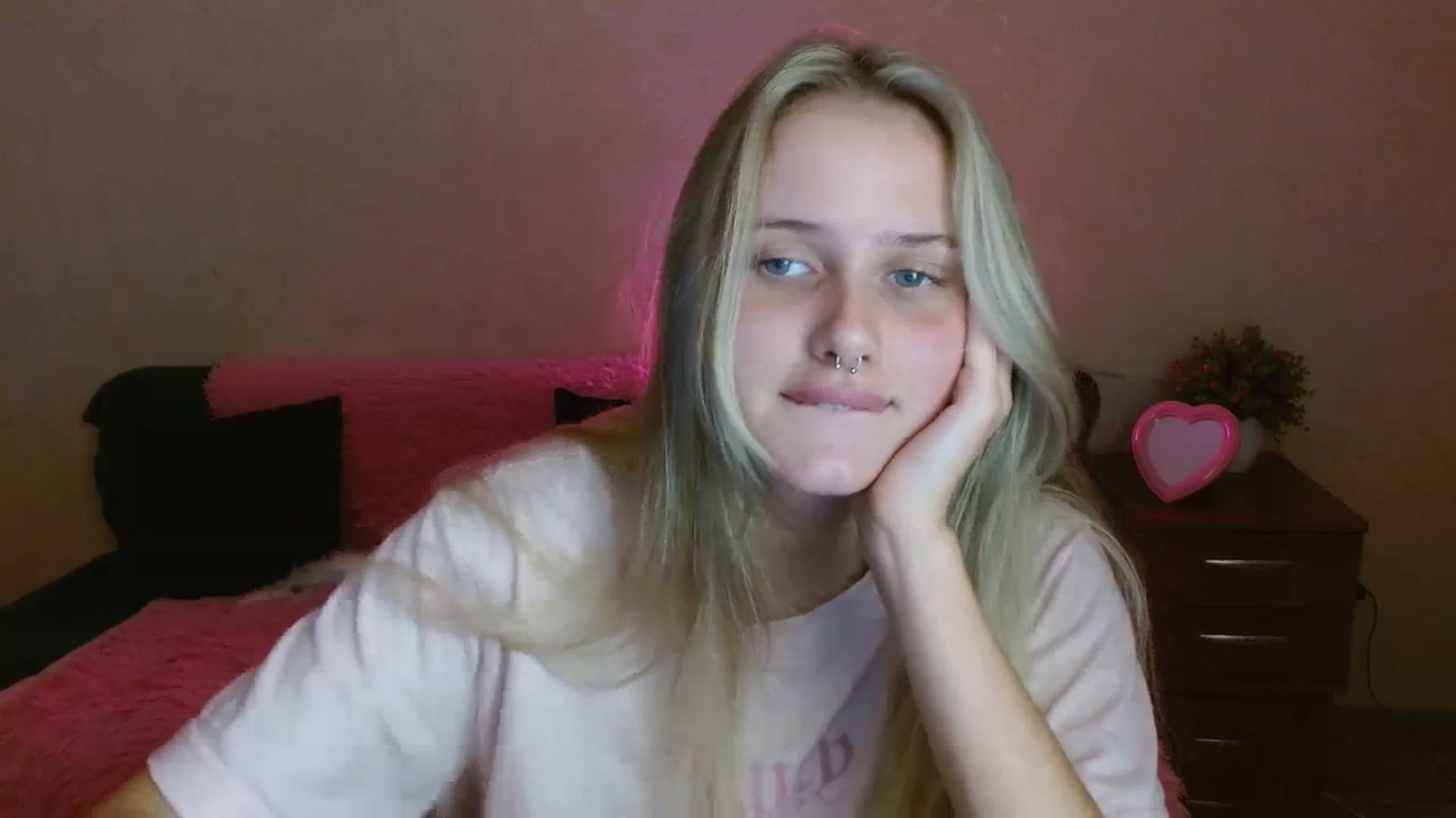 Gallery image thumbnail from Alleiko's myfreecams stream on, 11/15/2023, 17:54 image 5 of 20
