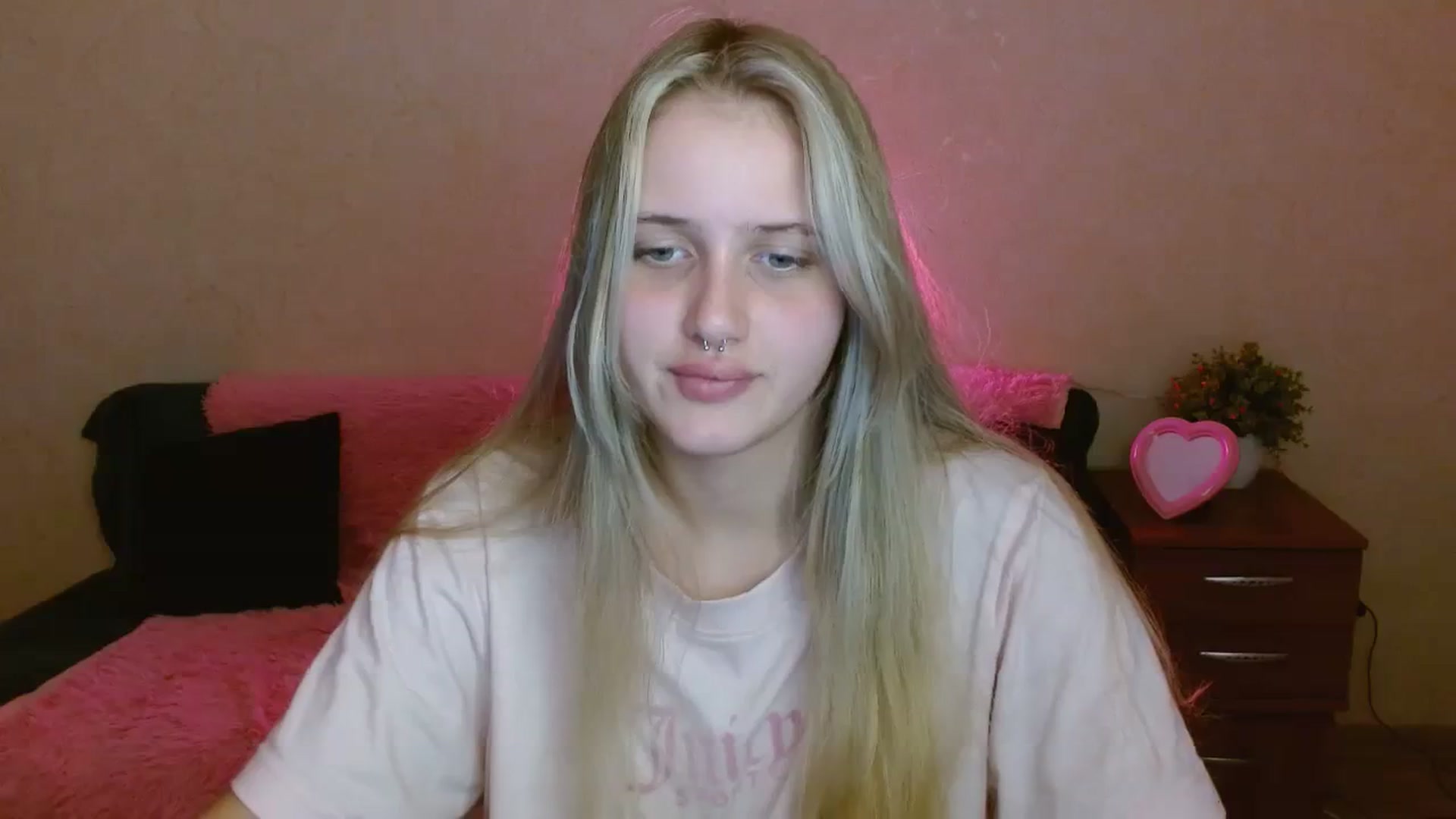 Gallery image thumbnail from Alleiko's myfreecams stream on, 11/15/2023, 17:54 image 19 of 20