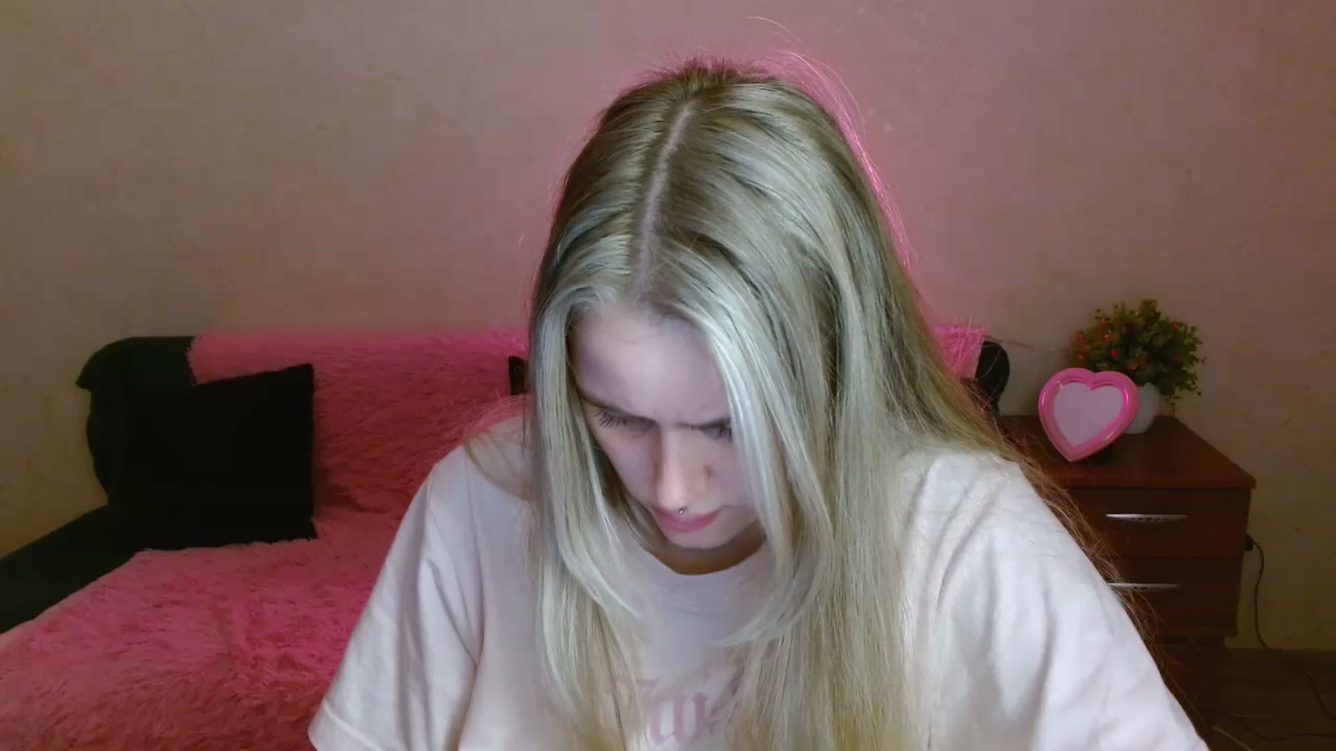 Gallery image thumbnail from Alleiko's myfreecams stream on, 11/15/2023, 17:54 image 10 of 20