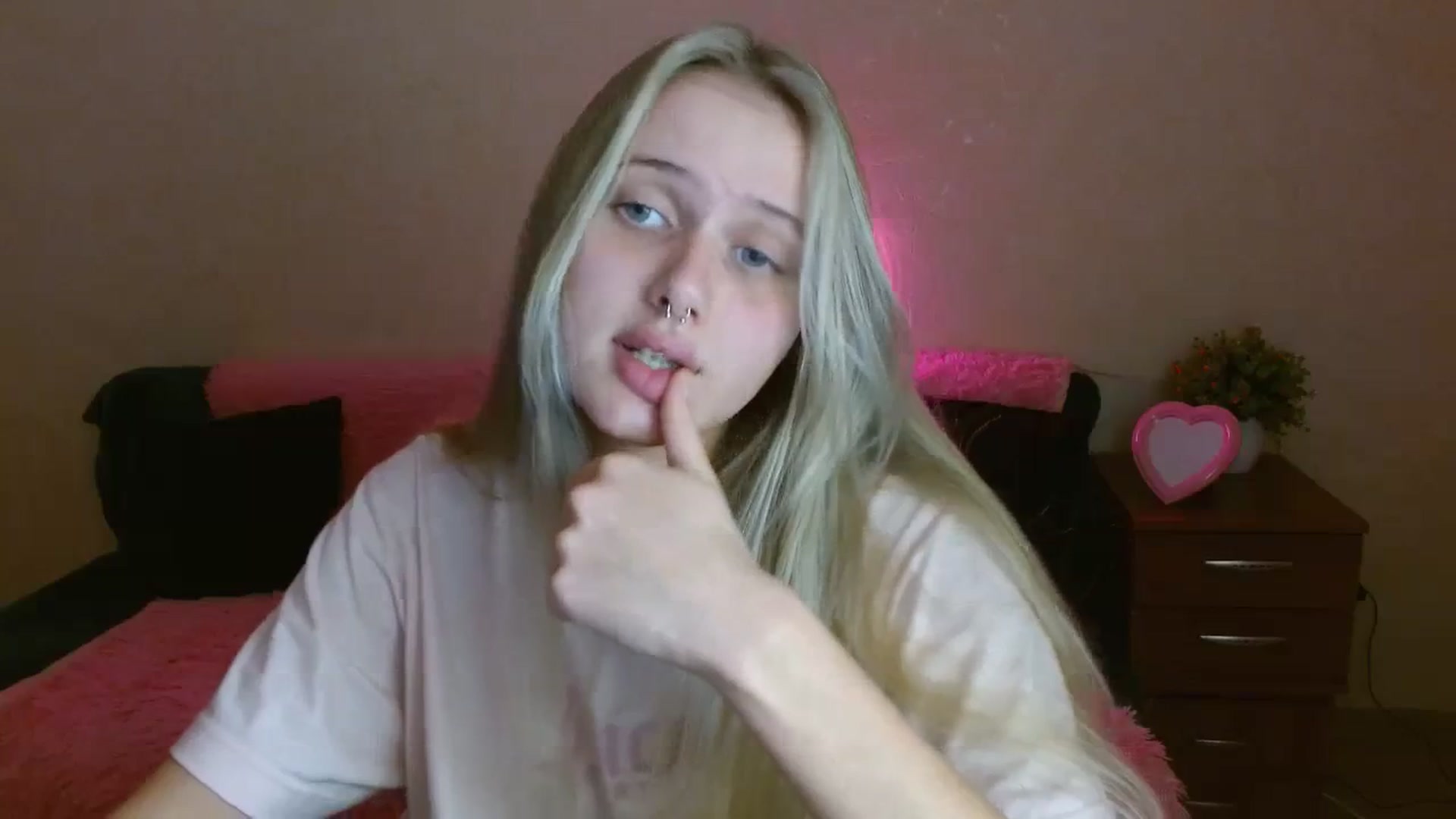 Gallery image thumbnail from Alleiko's myfreecams stream on, 11/15/2023, 17:54 image 12 of 20