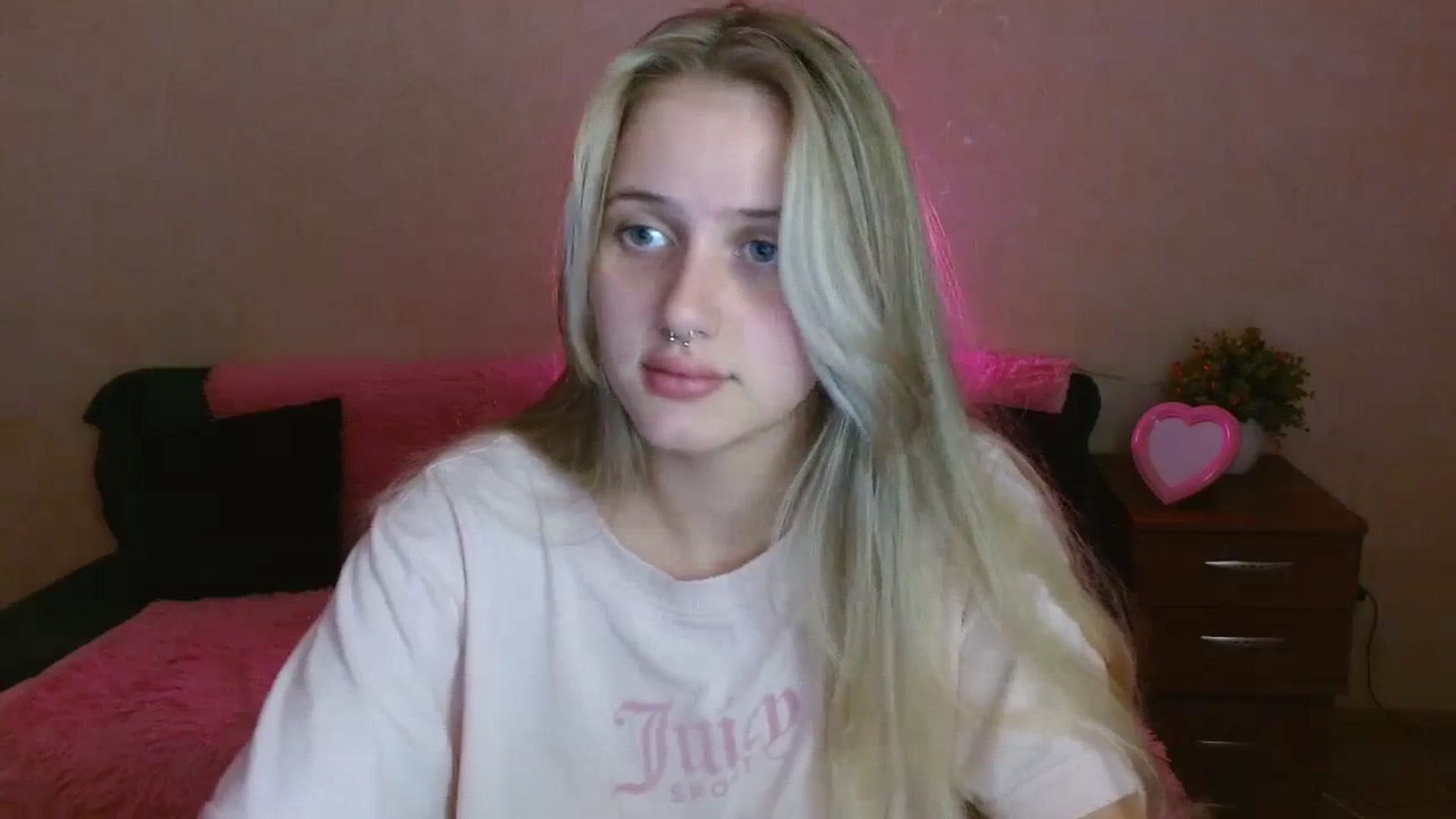 Gallery image thumbnail from Alleiko's myfreecams stream on, 11/15/2023, 17:54 image 4 of 20