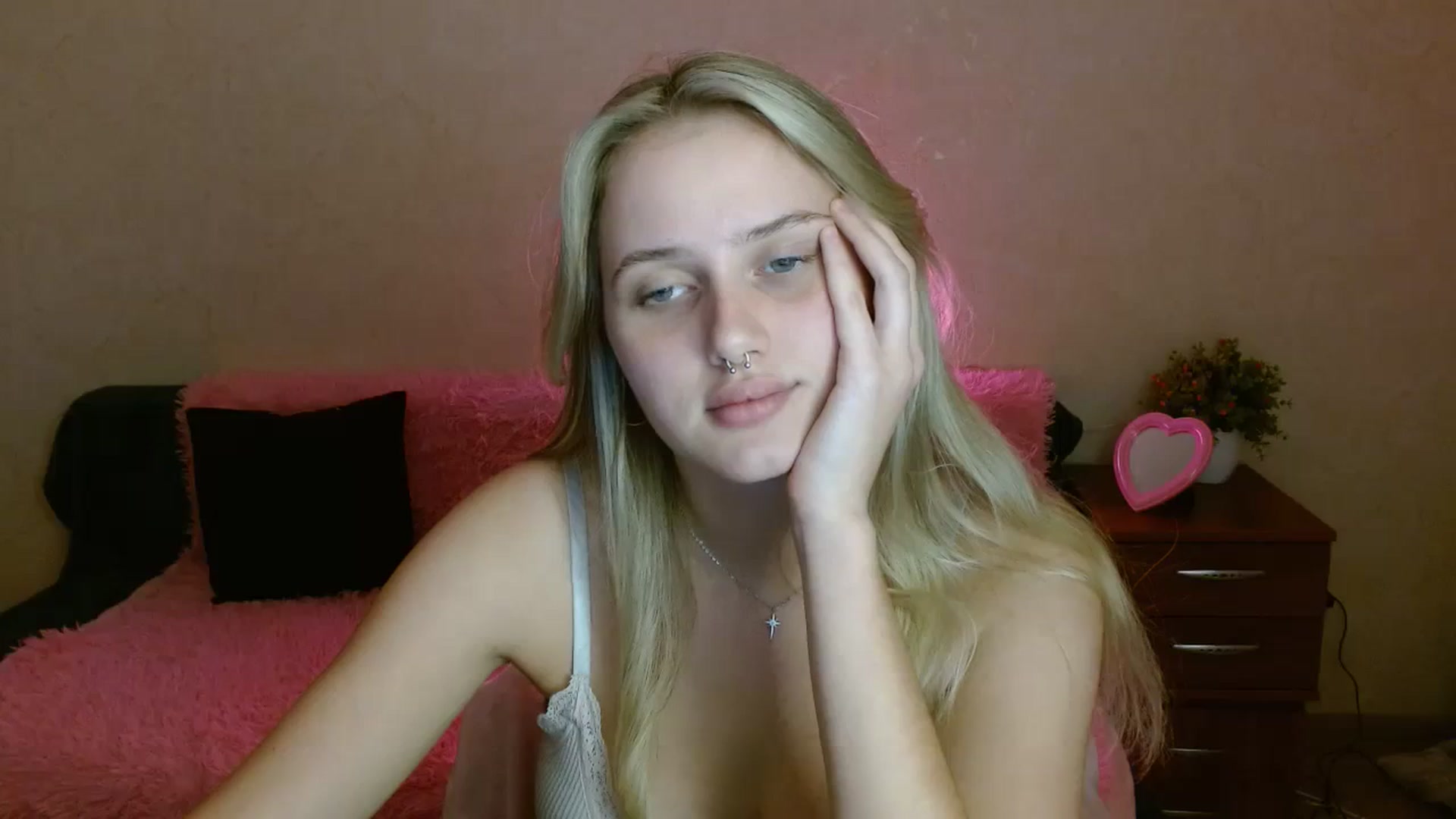 Gallery image thumbnail from Alleiko's myfreecams stream on, 11/16/2023, 15:46 image 5 of 20