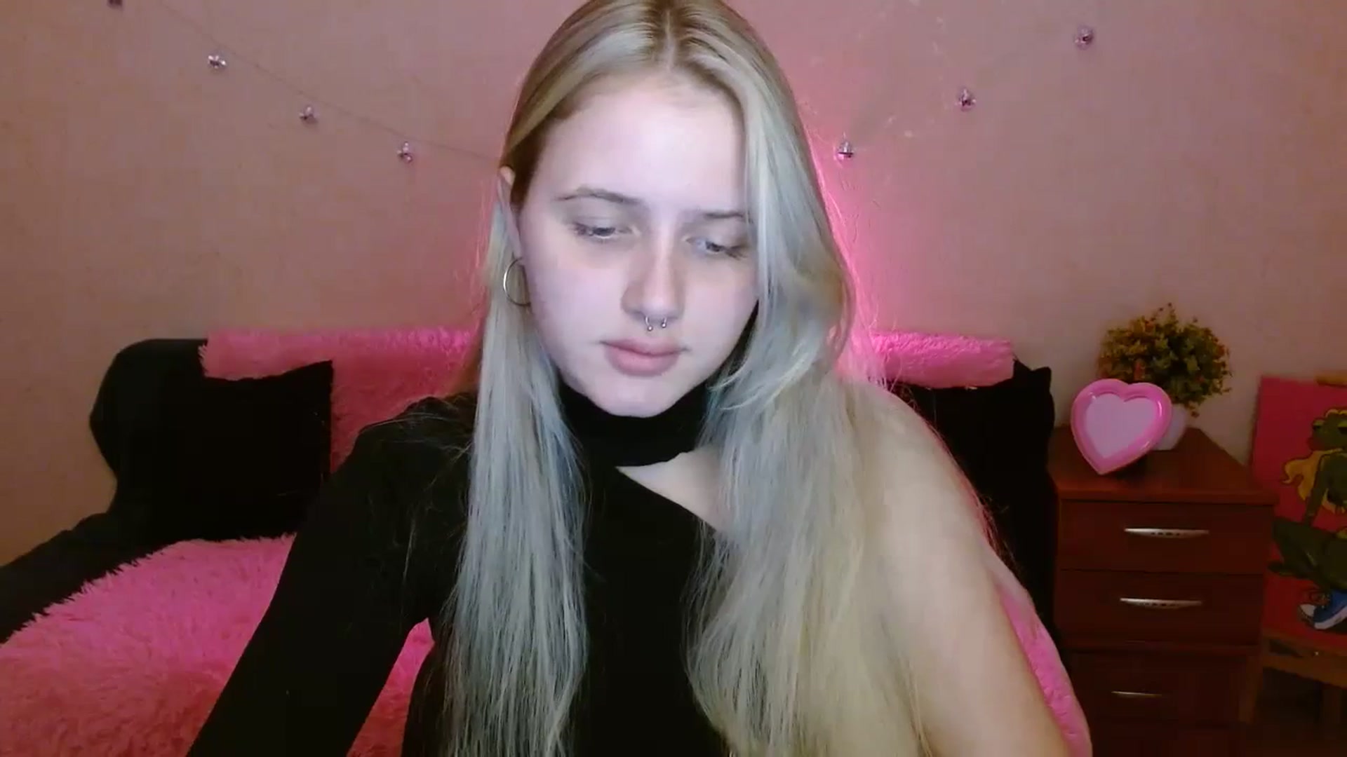 Gallery image thumbnail from Alleiko's myfreecams stream on, 11/19/2023, 15:20 image 5 of 20
