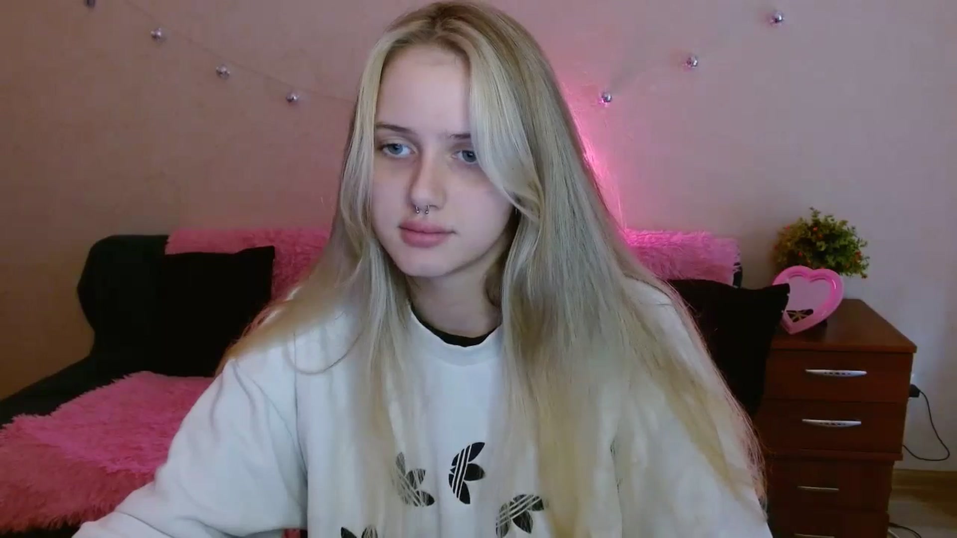 Gallery image thumbnail from Alleiko's myfreecams stream on, 11/22/2023, 10:16 image 10 of 20