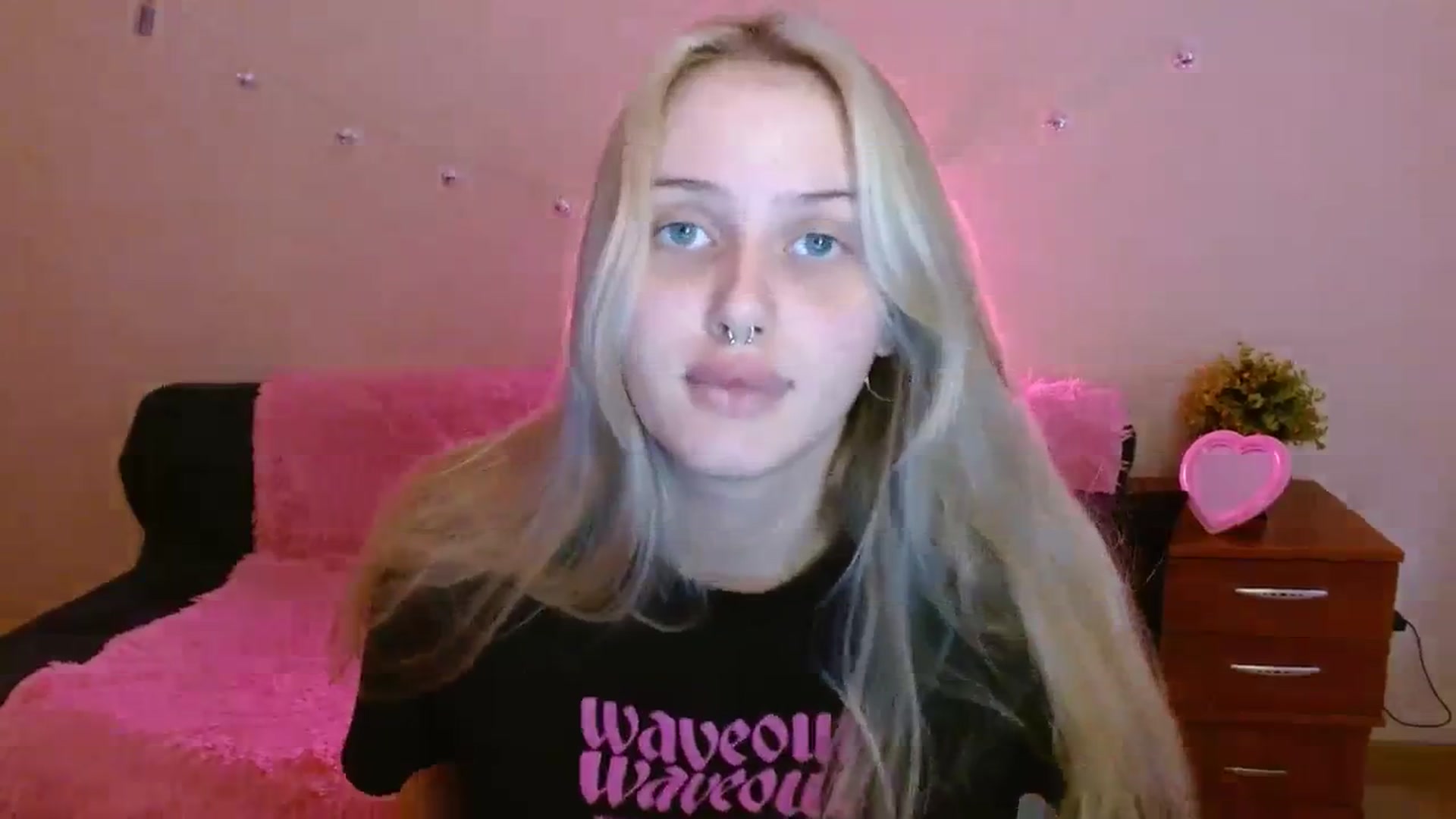 Gallery image thumbnail from Alleiko's myfreecams stream on, 11/22/2023, 12:17 image 20 of 20