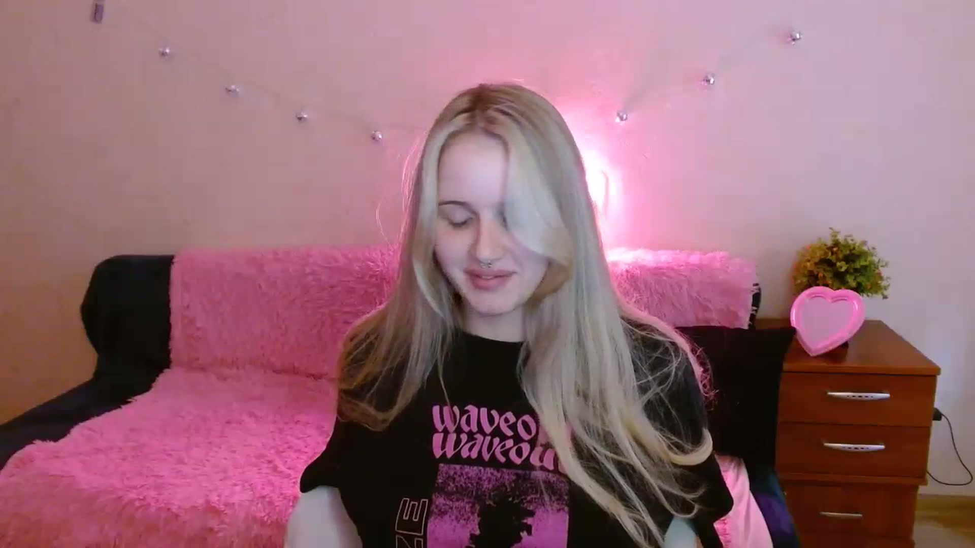 Gallery image thumbnail from Alleiko's myfreecams stream on, 11/22/2023, 12:17 image 5 of 20